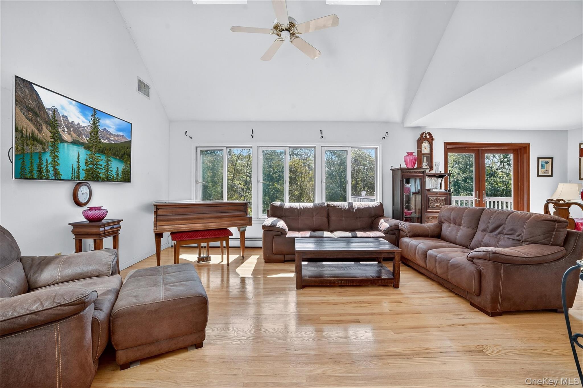 986 Cliff Avenue Property Photo 13