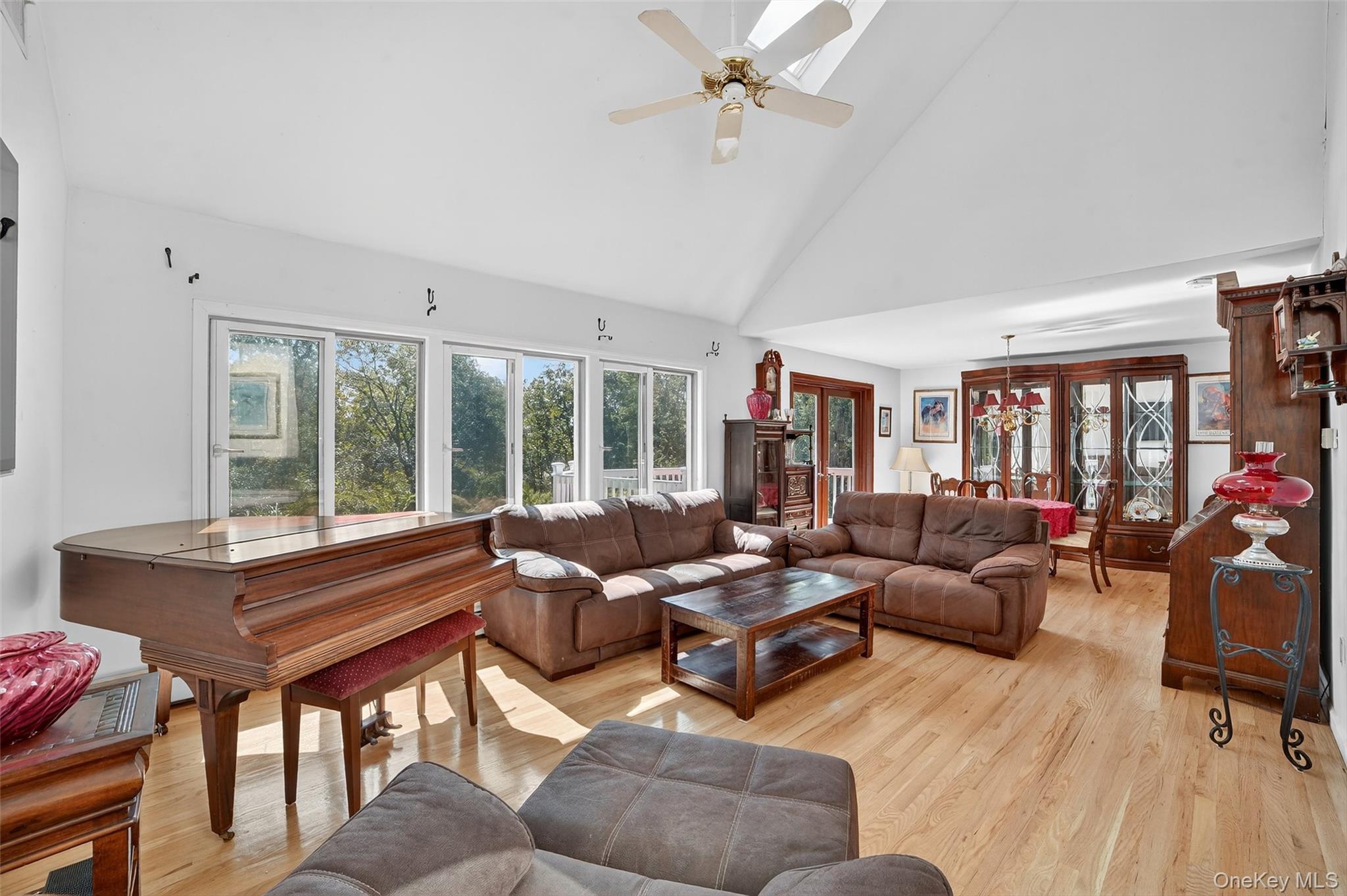 986 Cliff Avenue Property Photo 14
