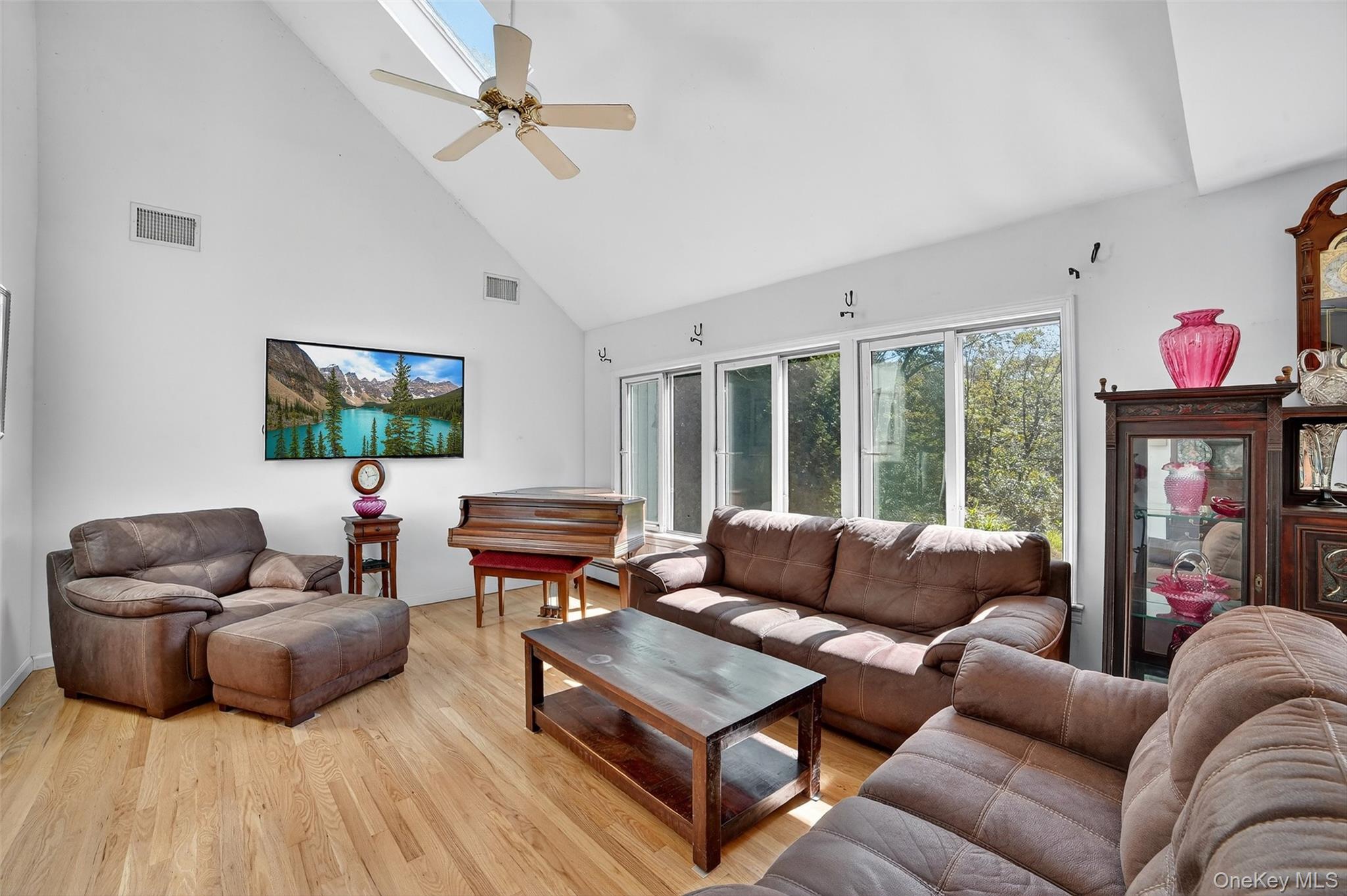 986 Cliff Avenue Property Photo 15