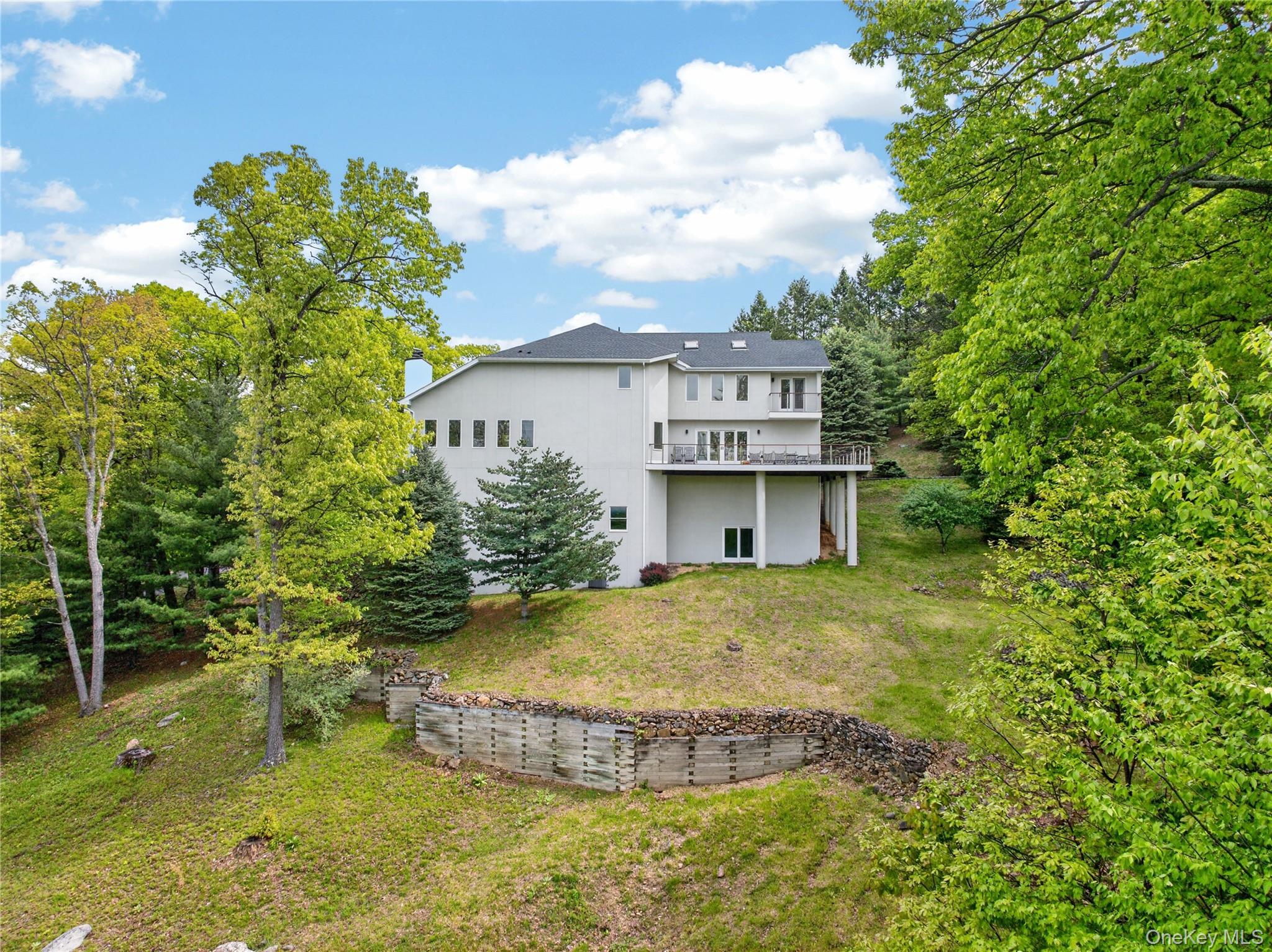 12 Parks Wood Drive Property Photo 3
