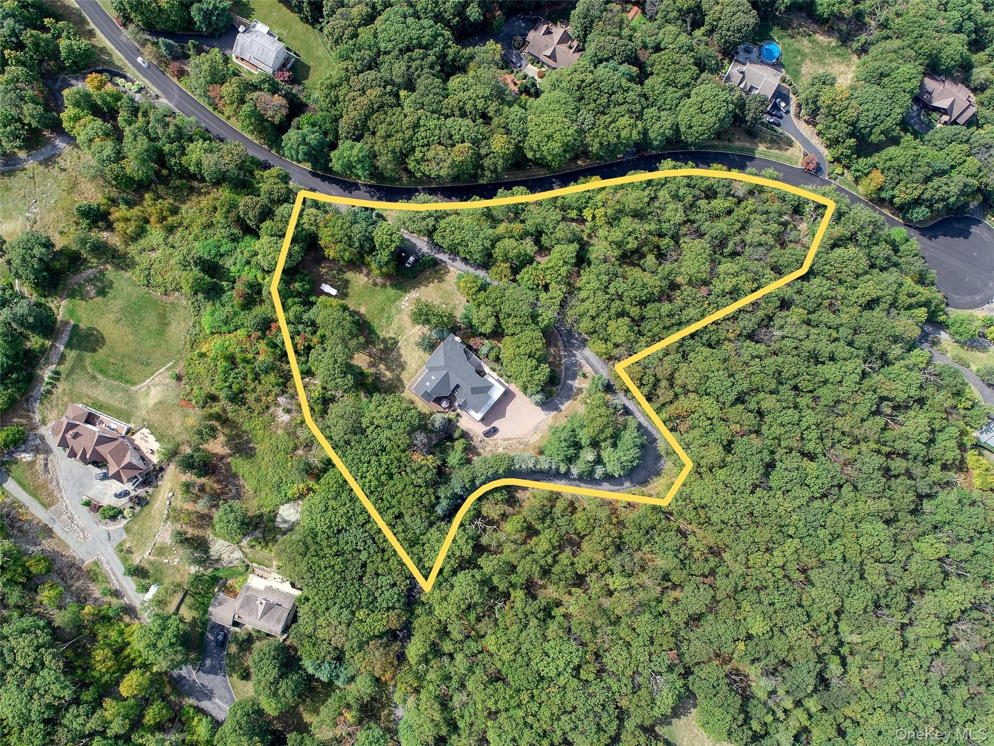 12 Parks Wood Drive Property Photo 4