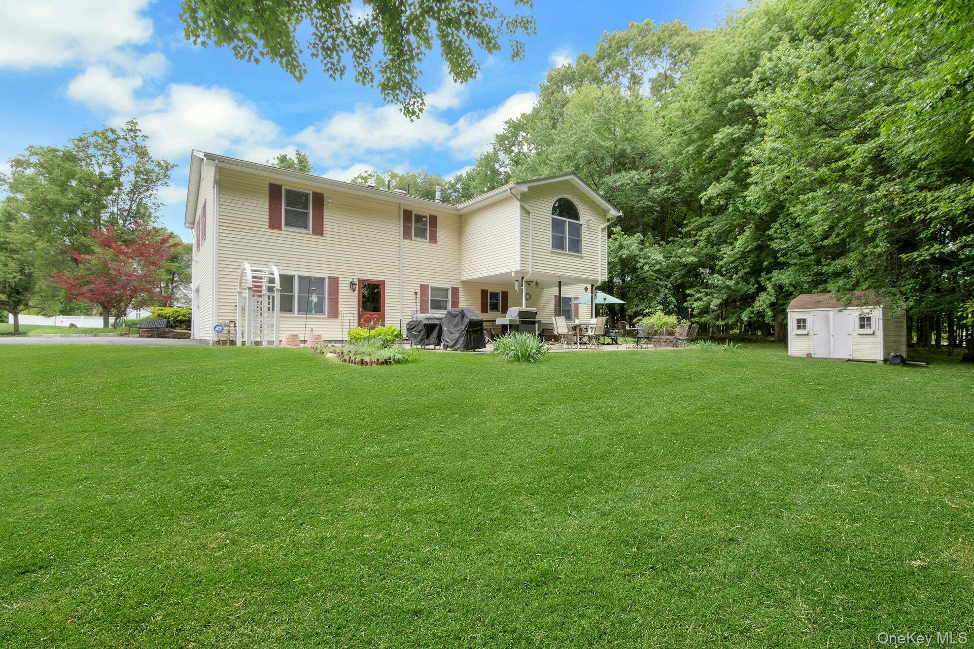19 Flower Lane Property Photo 2