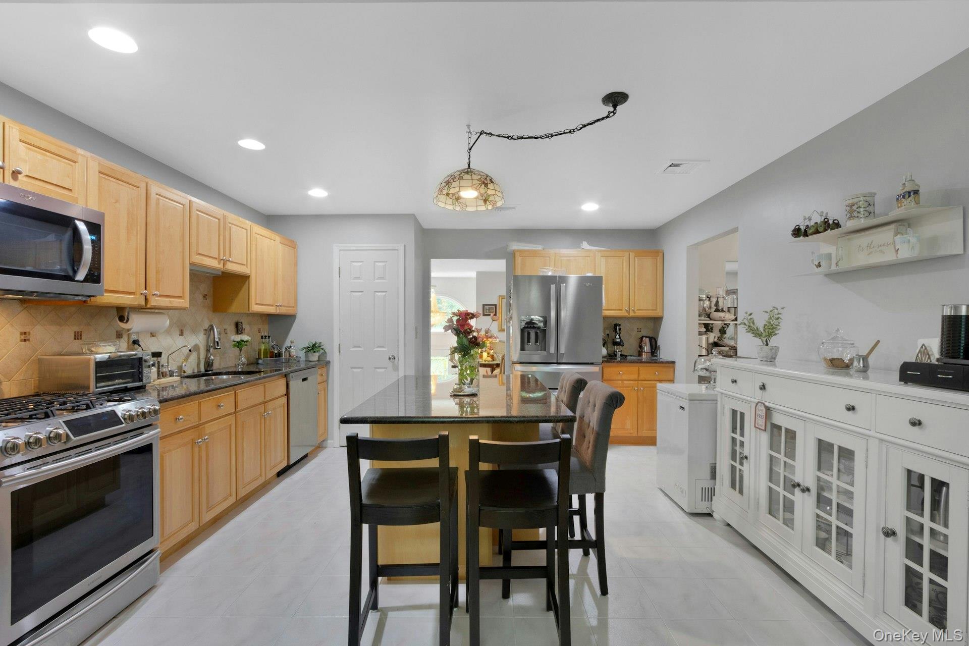 19 Flower Lane Property Photo 3