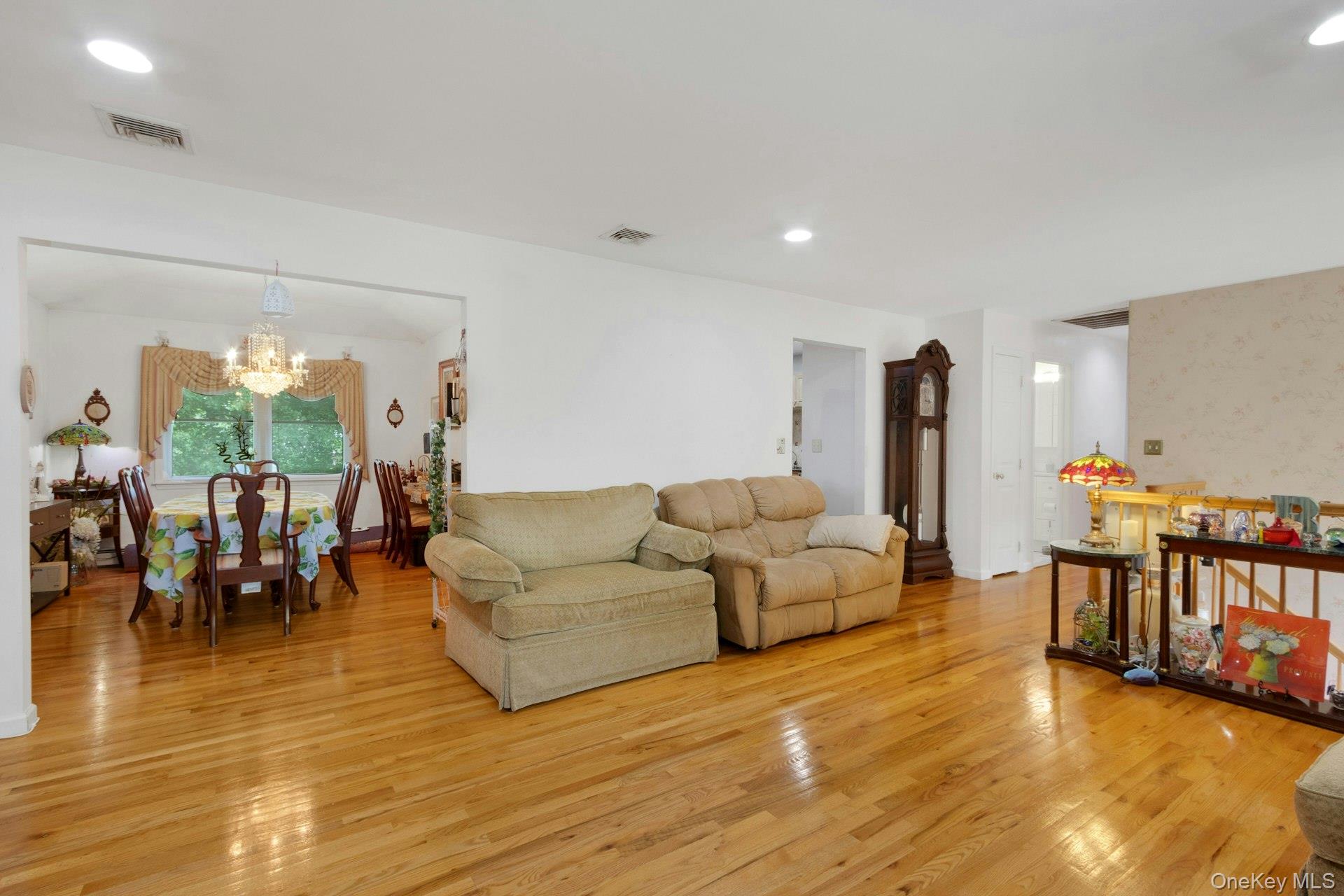 19 Flower Lane Property Photo 9