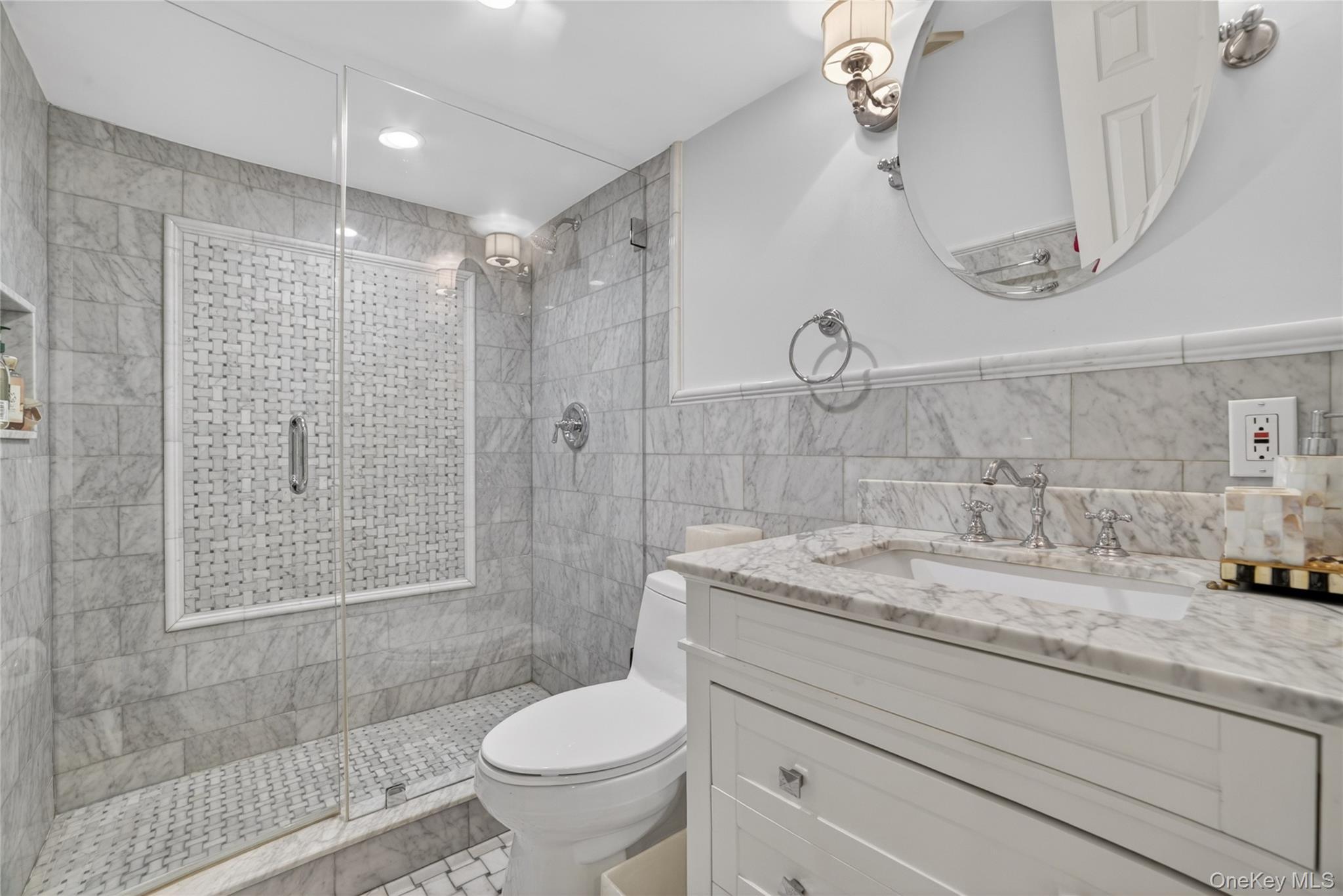 6037 69th Place Property Photo 11