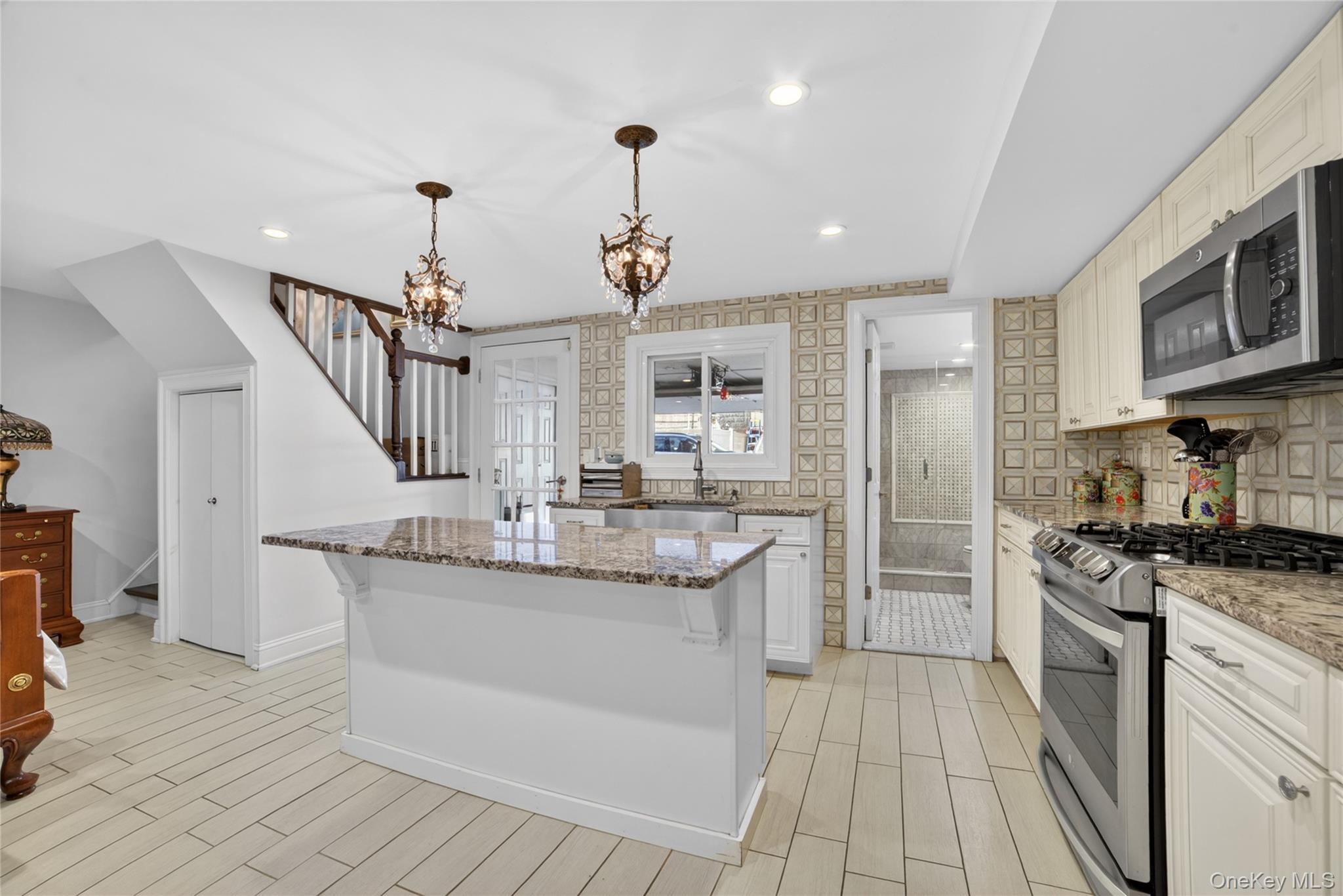 6037 69th Place Property Photo 25