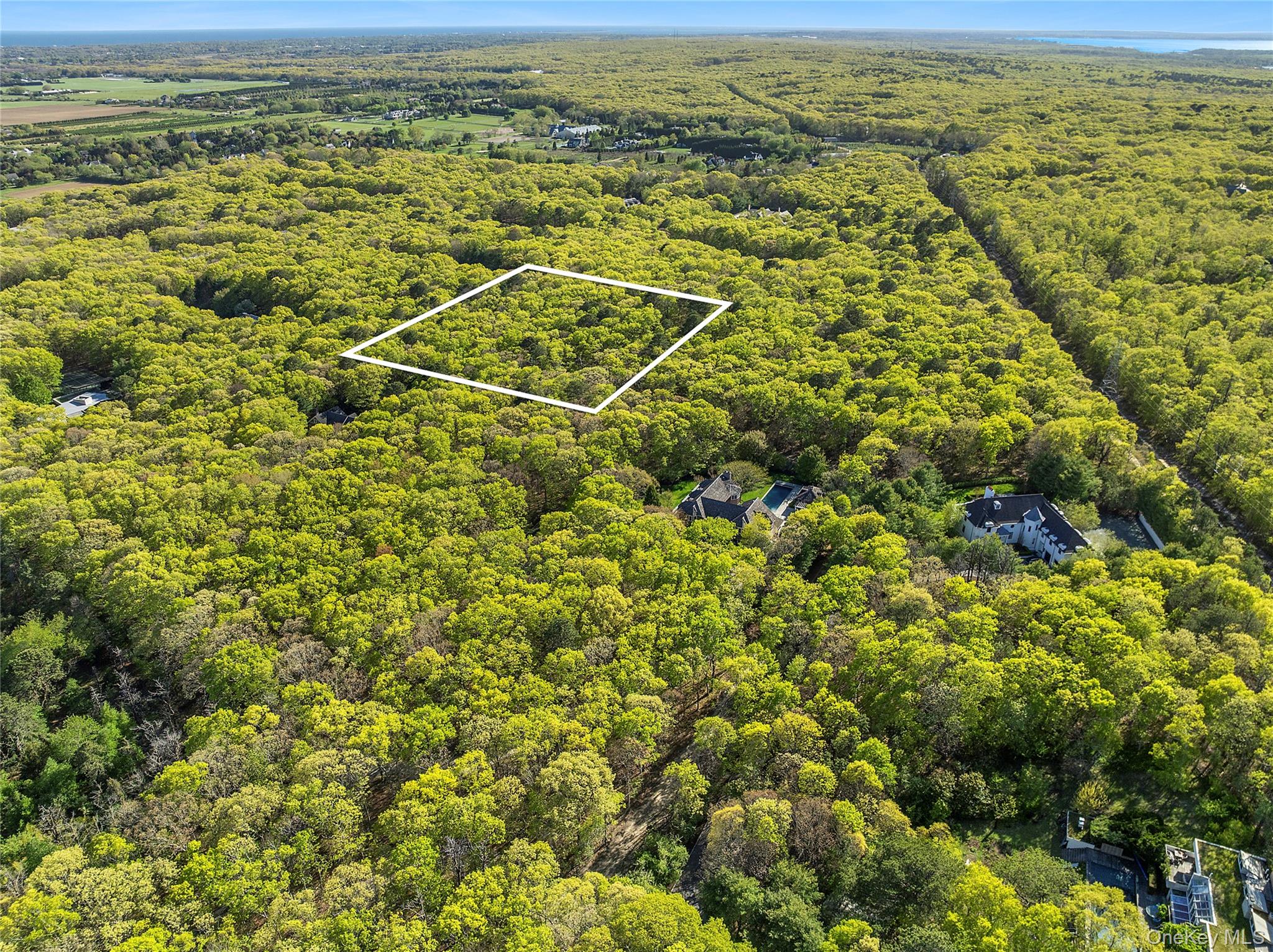 212 Little Noyack Path Property Photo 3