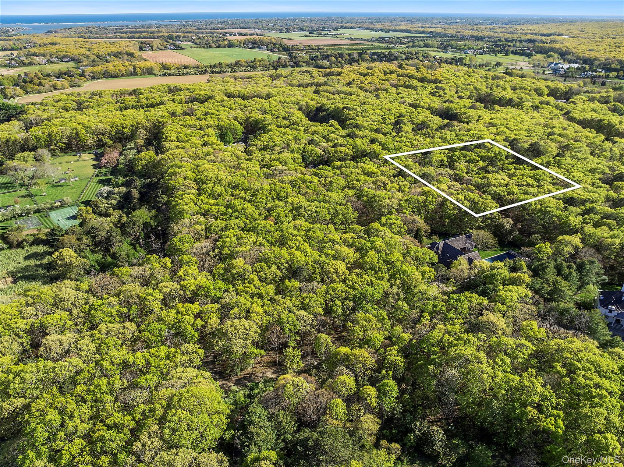 212 Little Noyack Path Property Photo 4