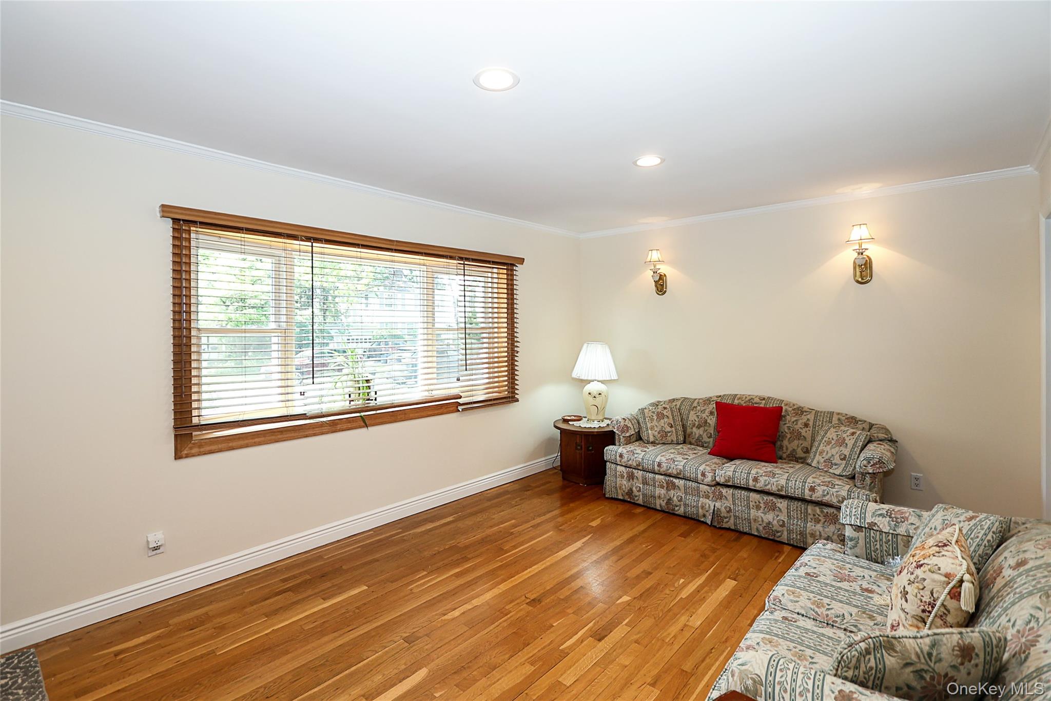 114 Hilldale Road Property Photo 3