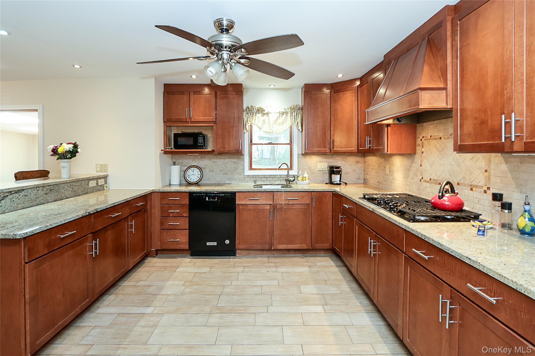 114 Hilldale Road Property Photo 6