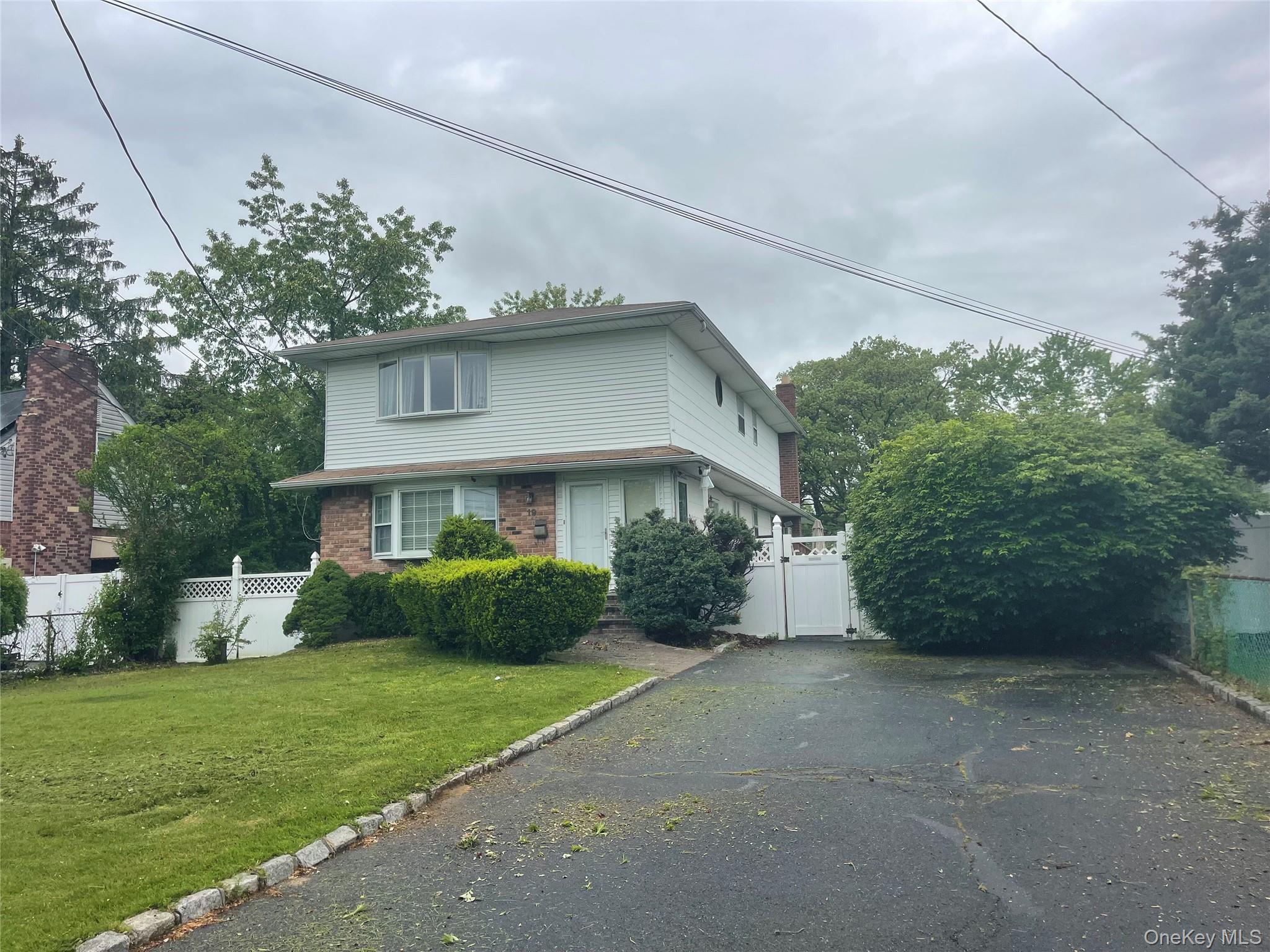 19 Oak Street Property Photo 1