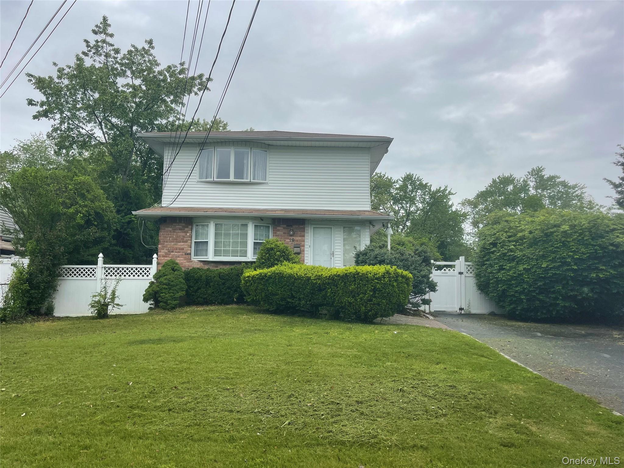 19 Oak Street Property Photo 2