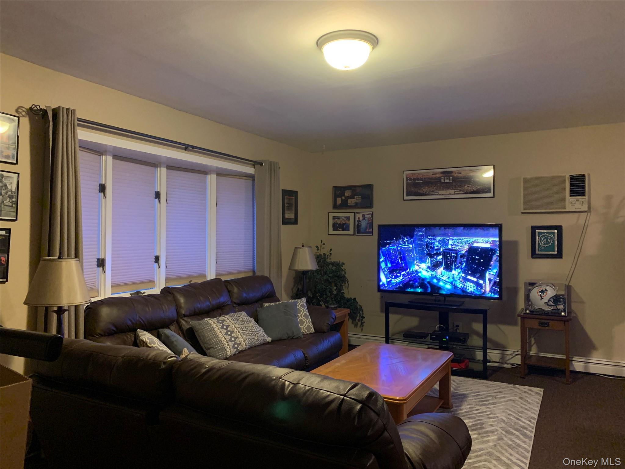 19 Oak Street Property Photo 4