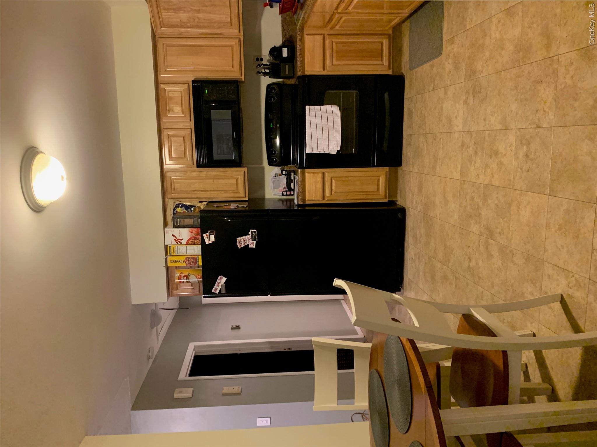 19 Oak Street Property Photo 5