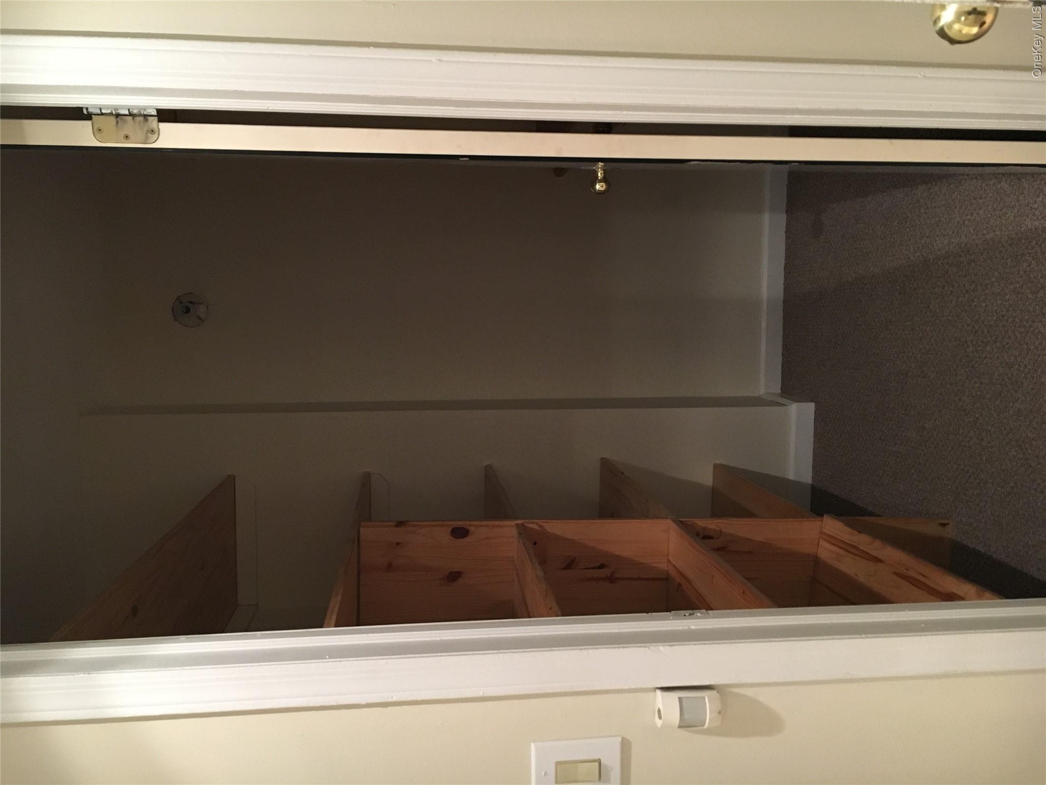 19 Oak Street Property Photo 6