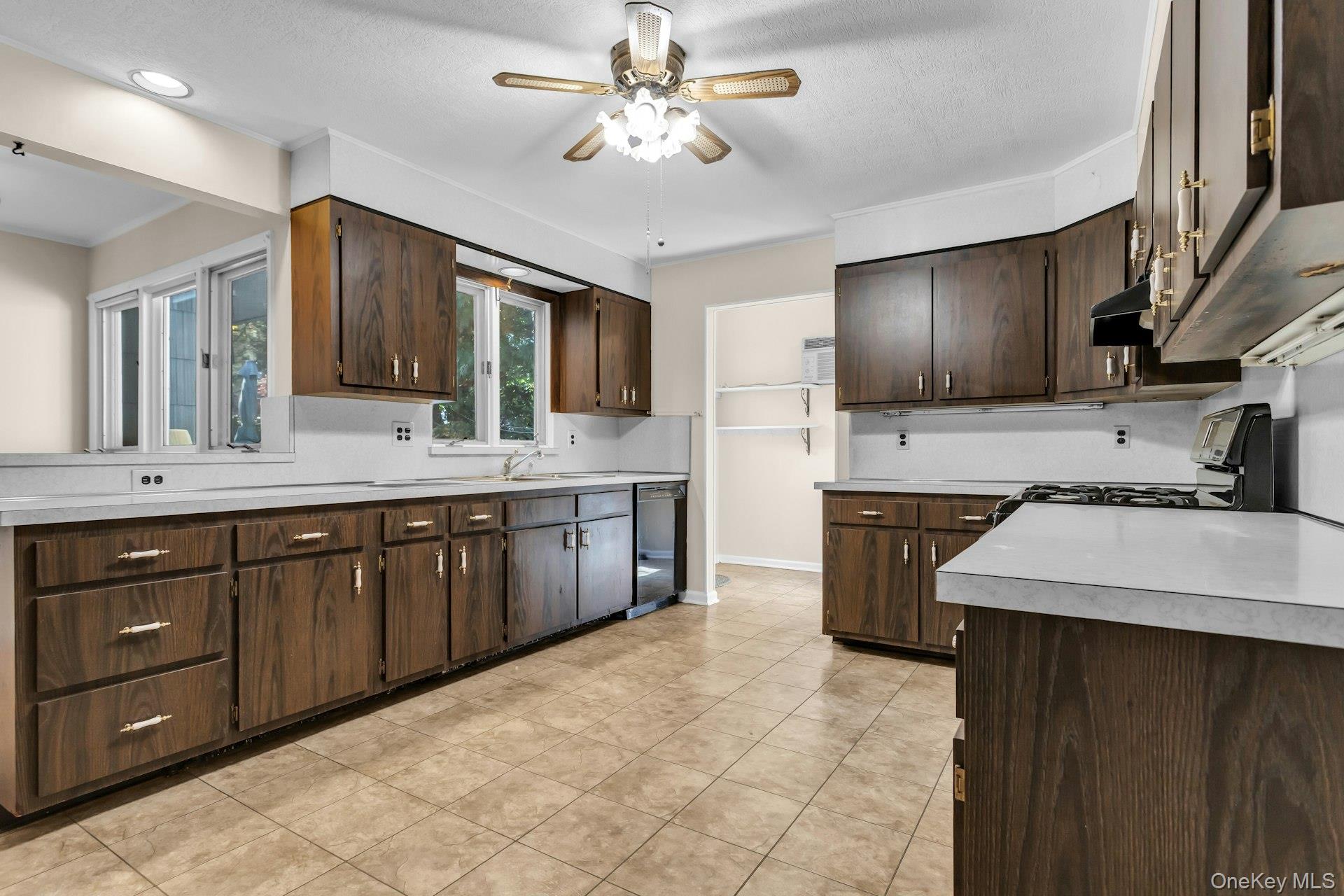 12 Violet Road Property Photo 8