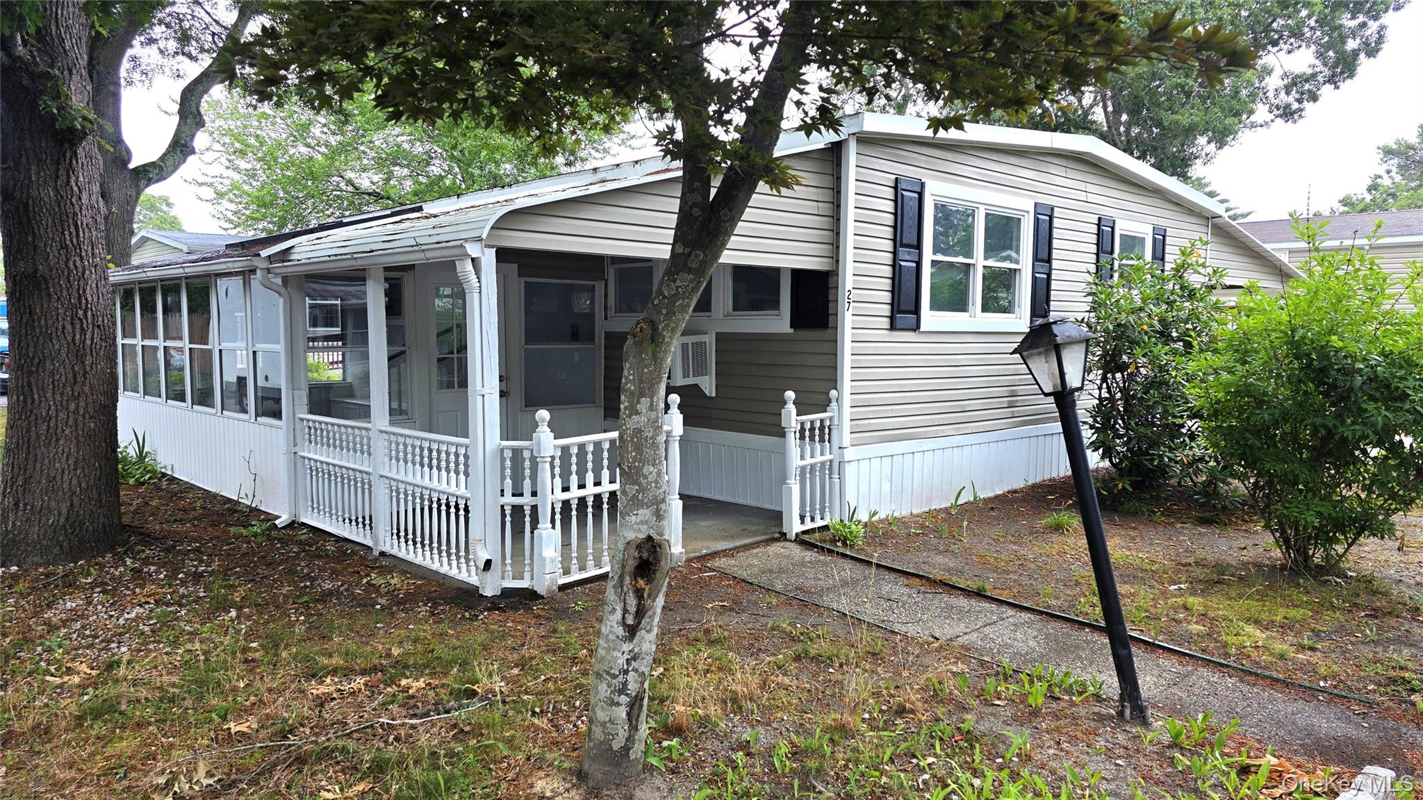 525 Riverleigh Avenue 27 Birch Property Photo 2