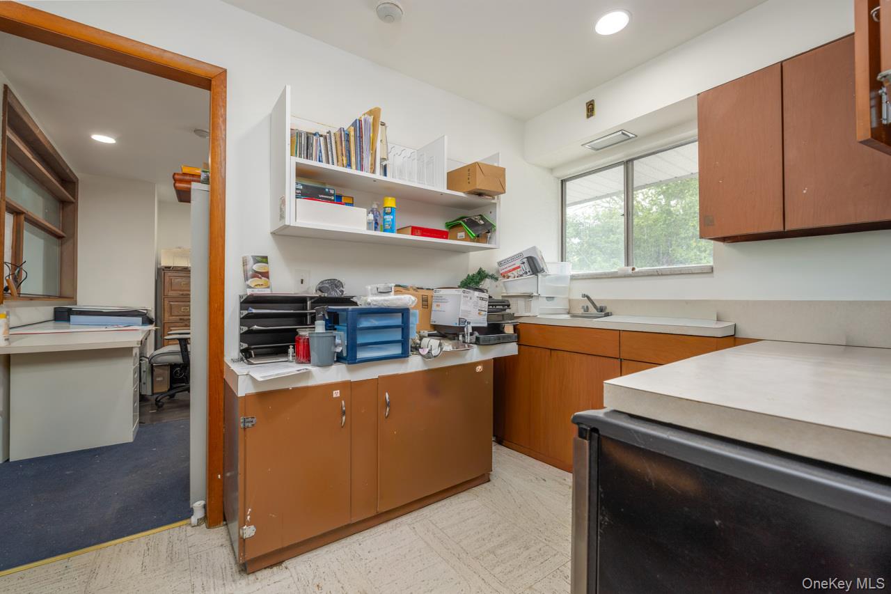 60 College Avenue 1 - Upper Property Photo 6