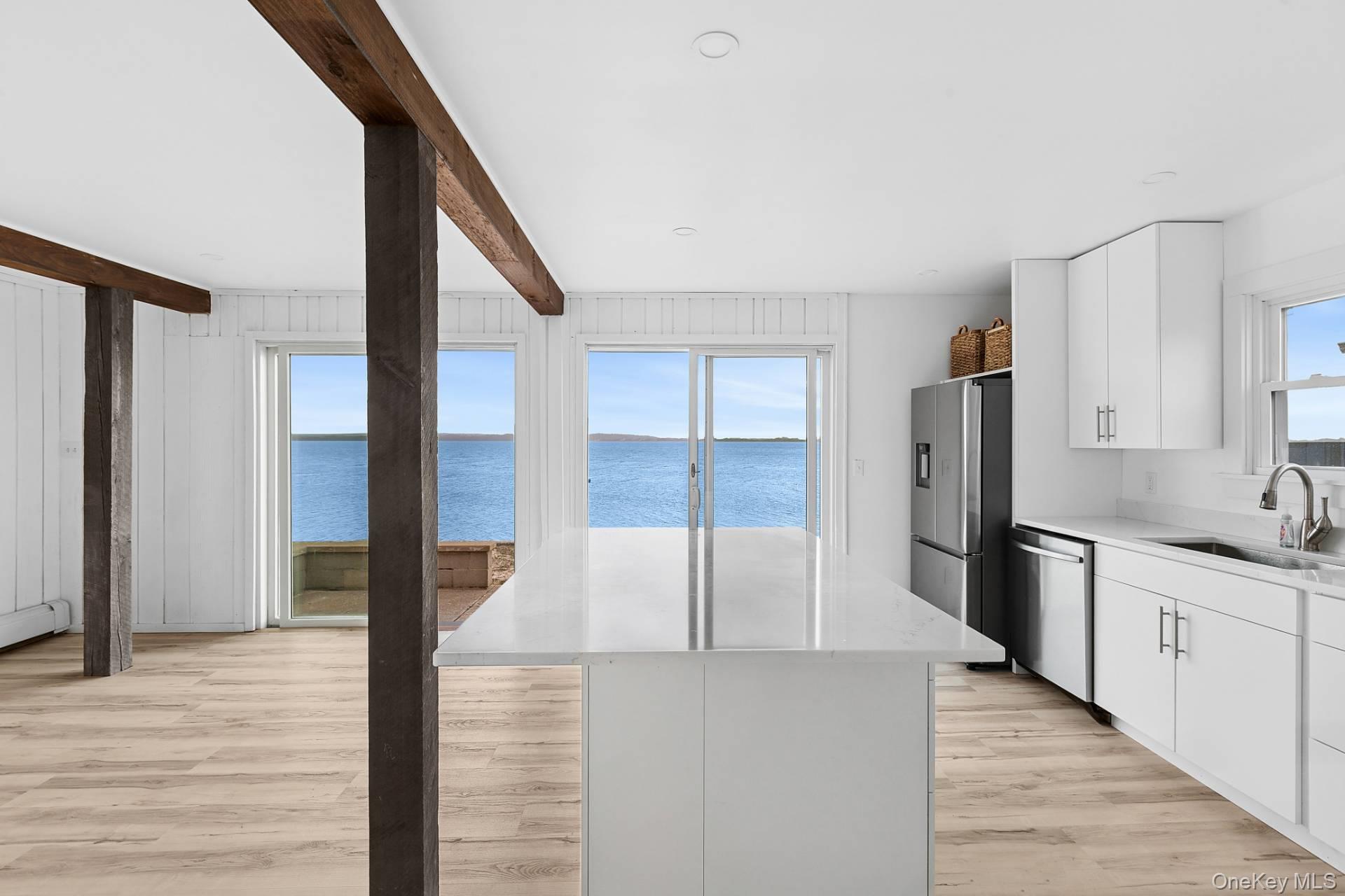 154 Shore Drive Property Photo 6