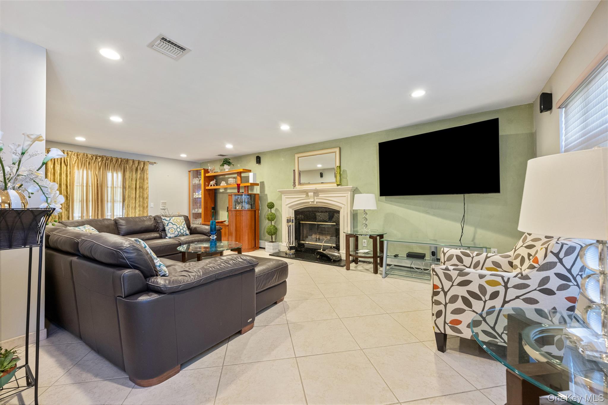 319 Rintin Street Property Photo 8
