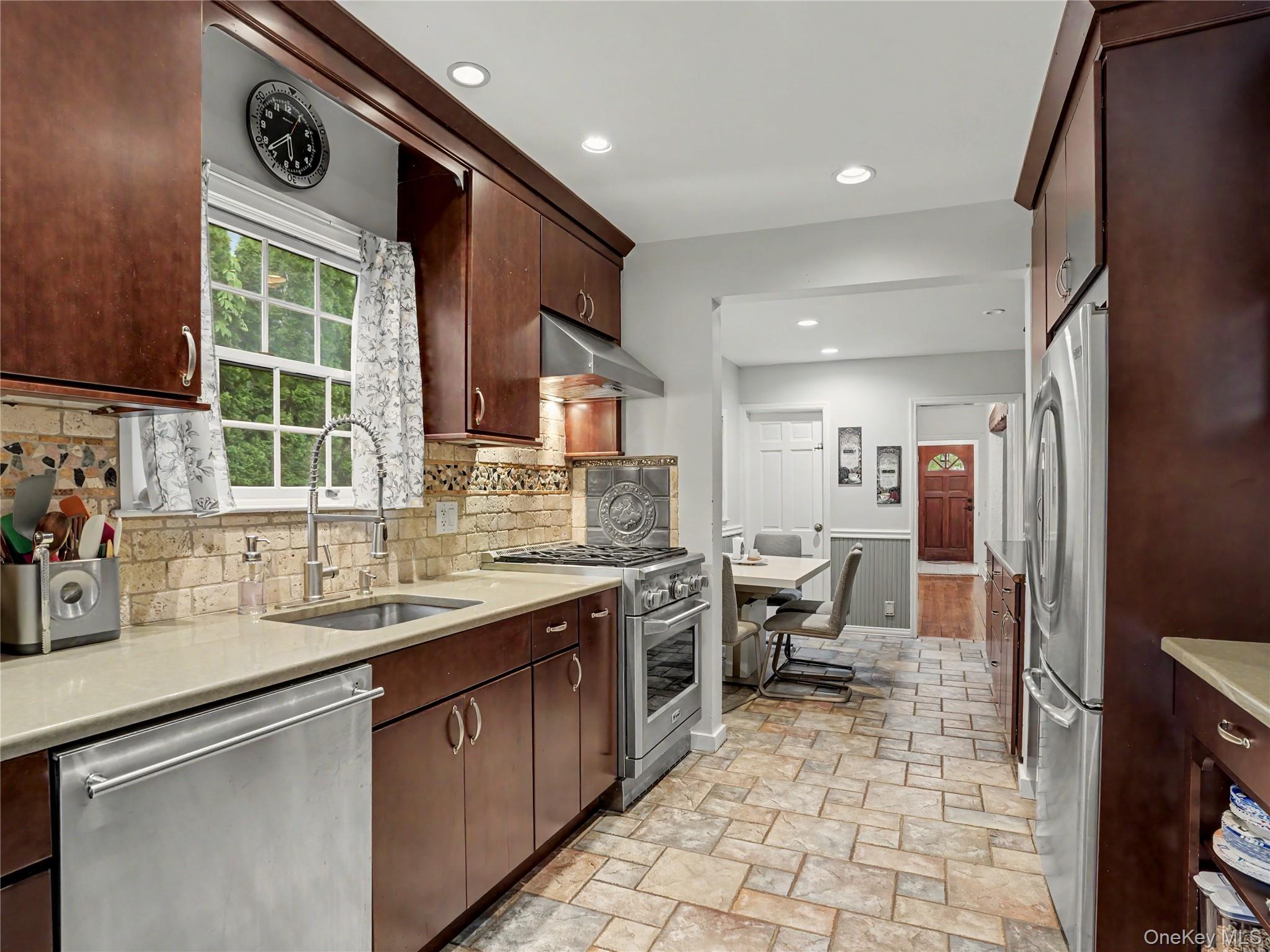 7 Huntwood Place Property Photo 10