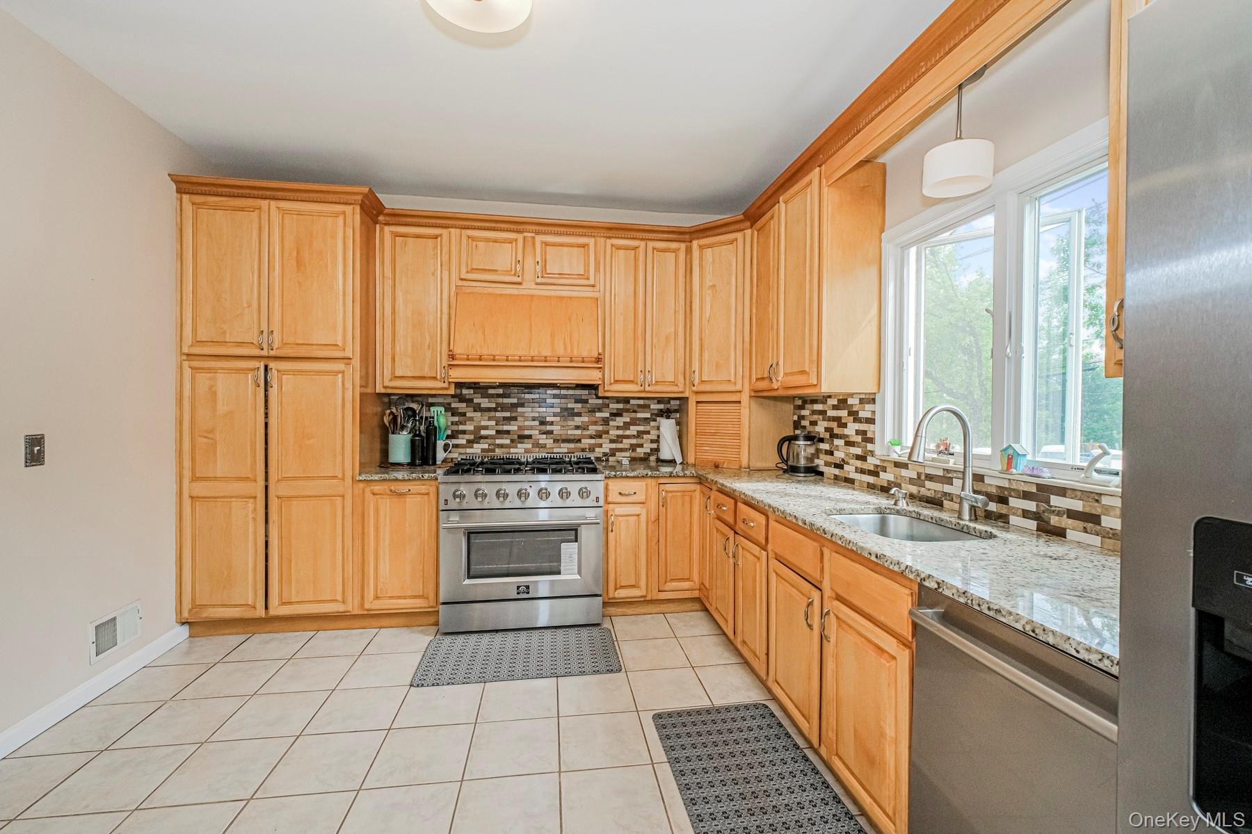 34 Putters Ct Property Photo 15