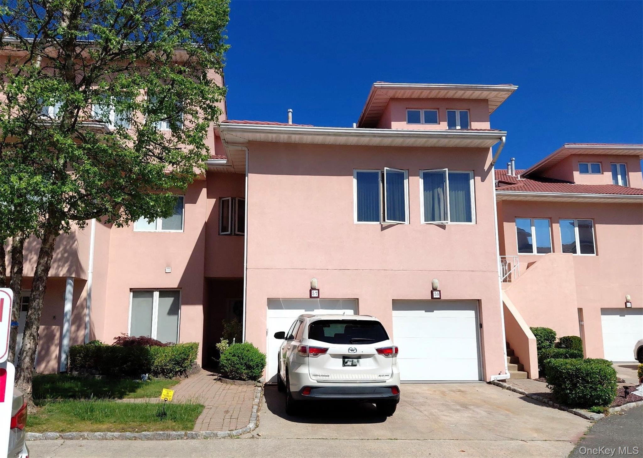 57 Harbour Court Property Photo 2