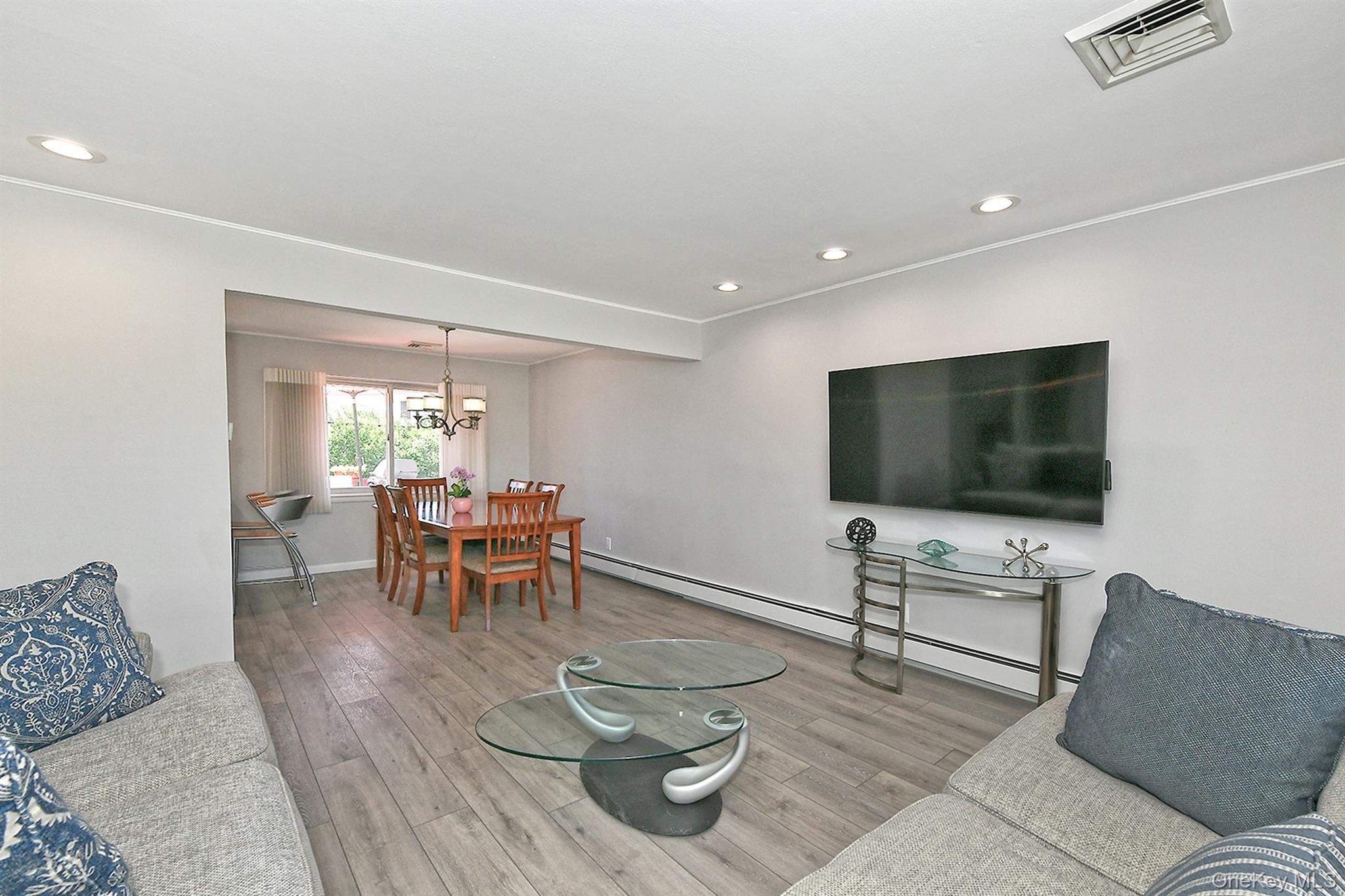 36 Lane Avenue Property Photo 8
