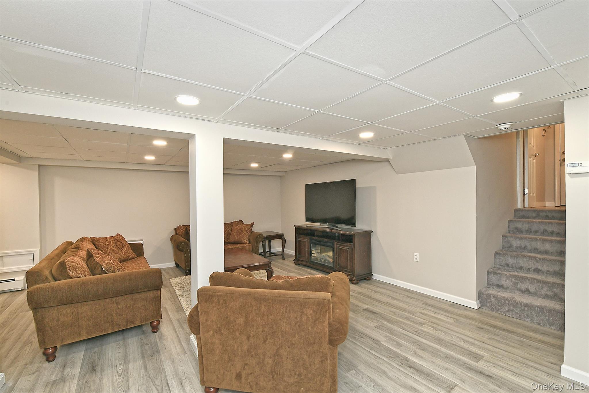 36 Lane Avenue Property Photo 31