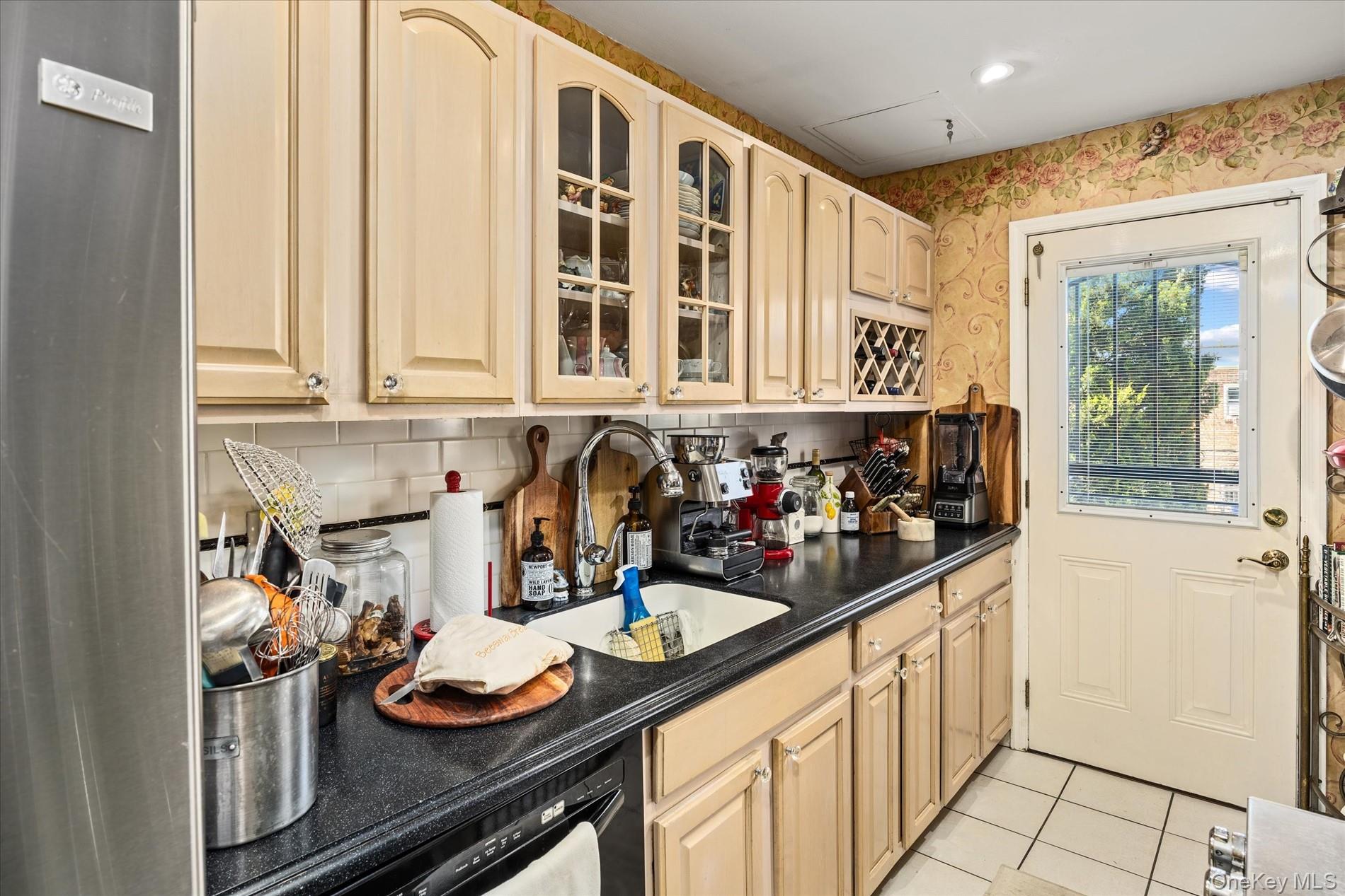 1709 Starr Street Property Photo 11