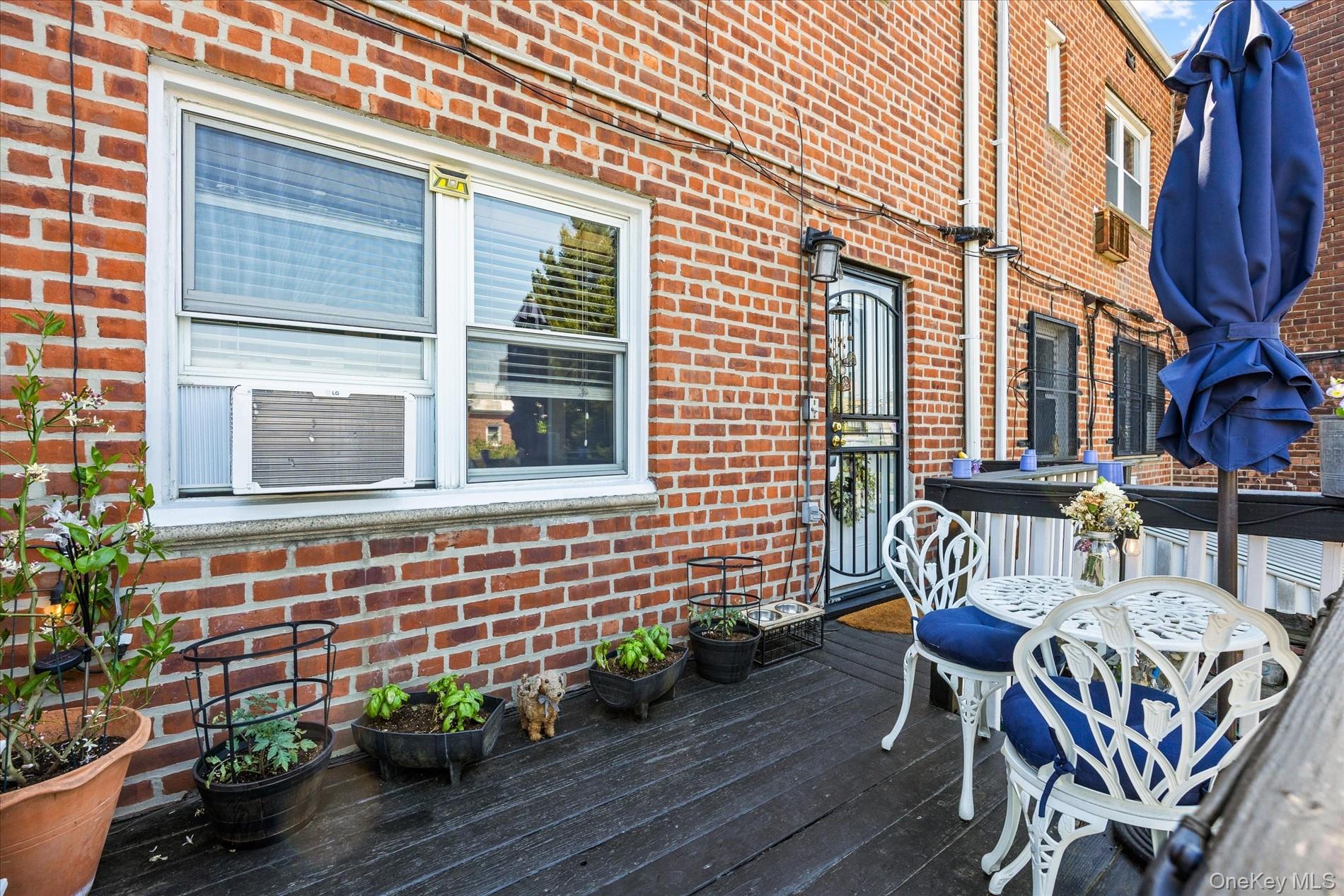 1709 Starr Street Property Photo 15
