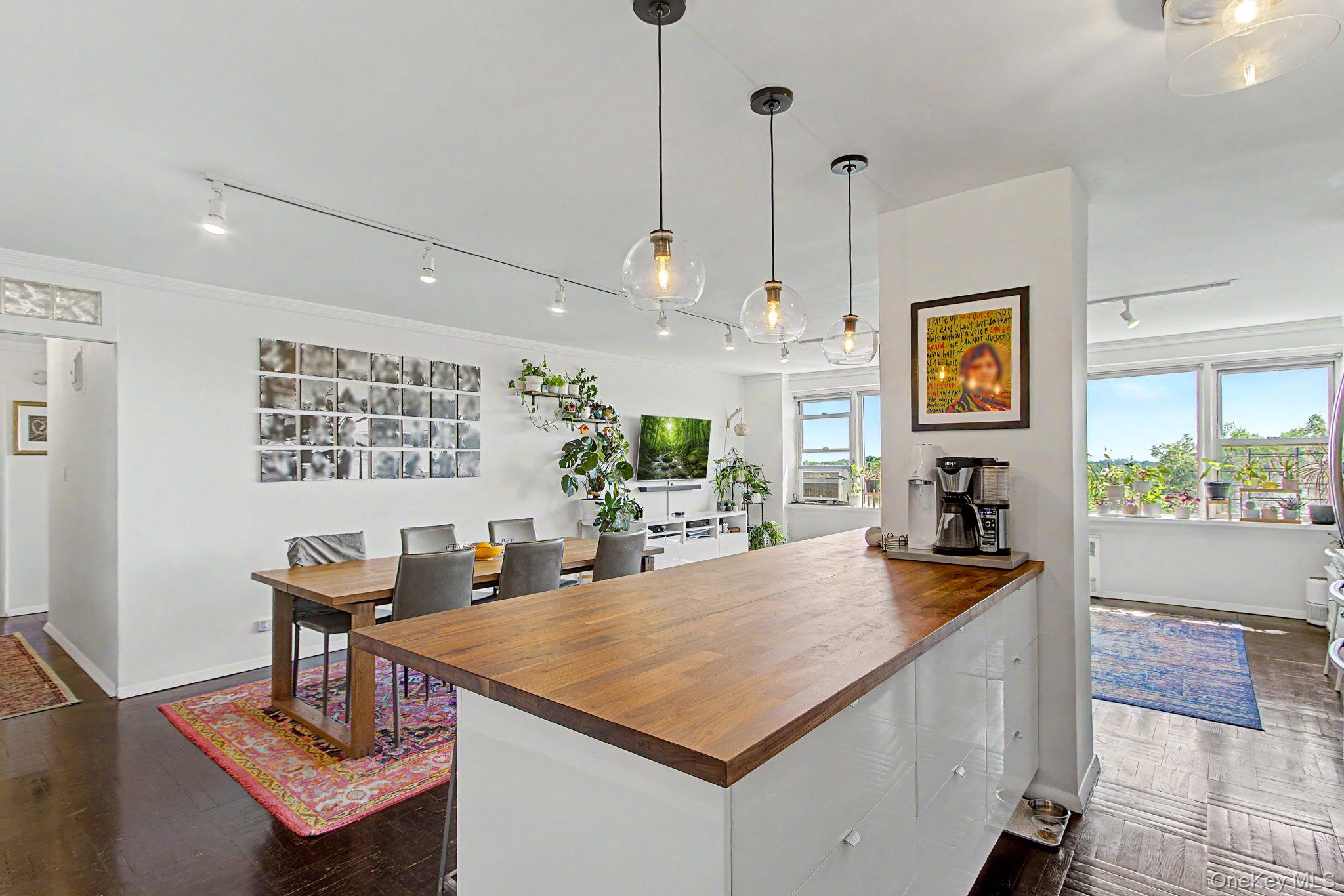 4555 Henry Hudson Parkway 805 Property Photo 5