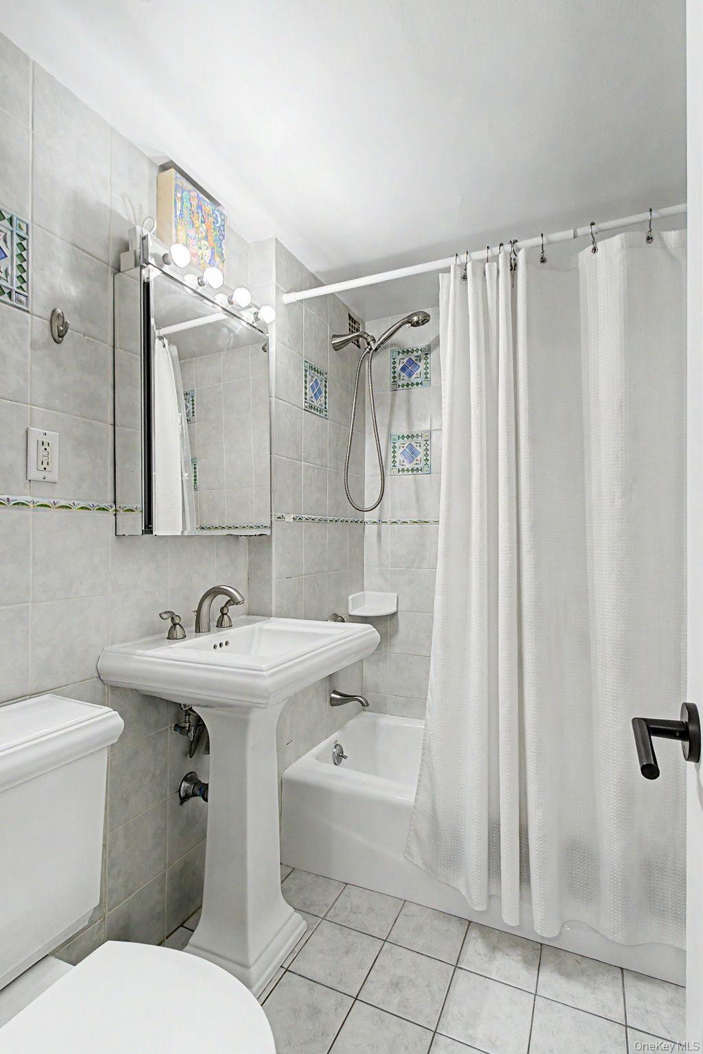 4555 Henry Hudson Parkway 805 Property Photo 32
