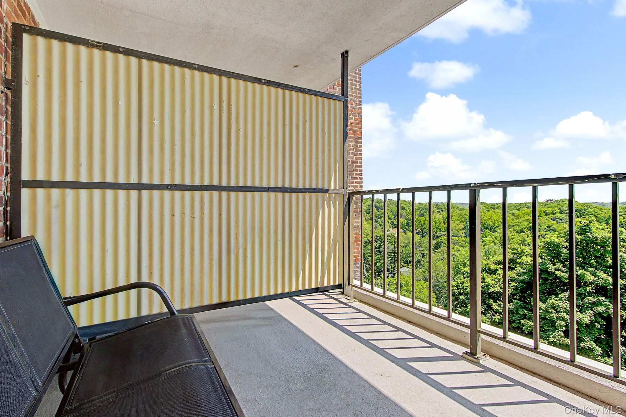 4555 Henry Hudson Parkway 805 Property Photo 33