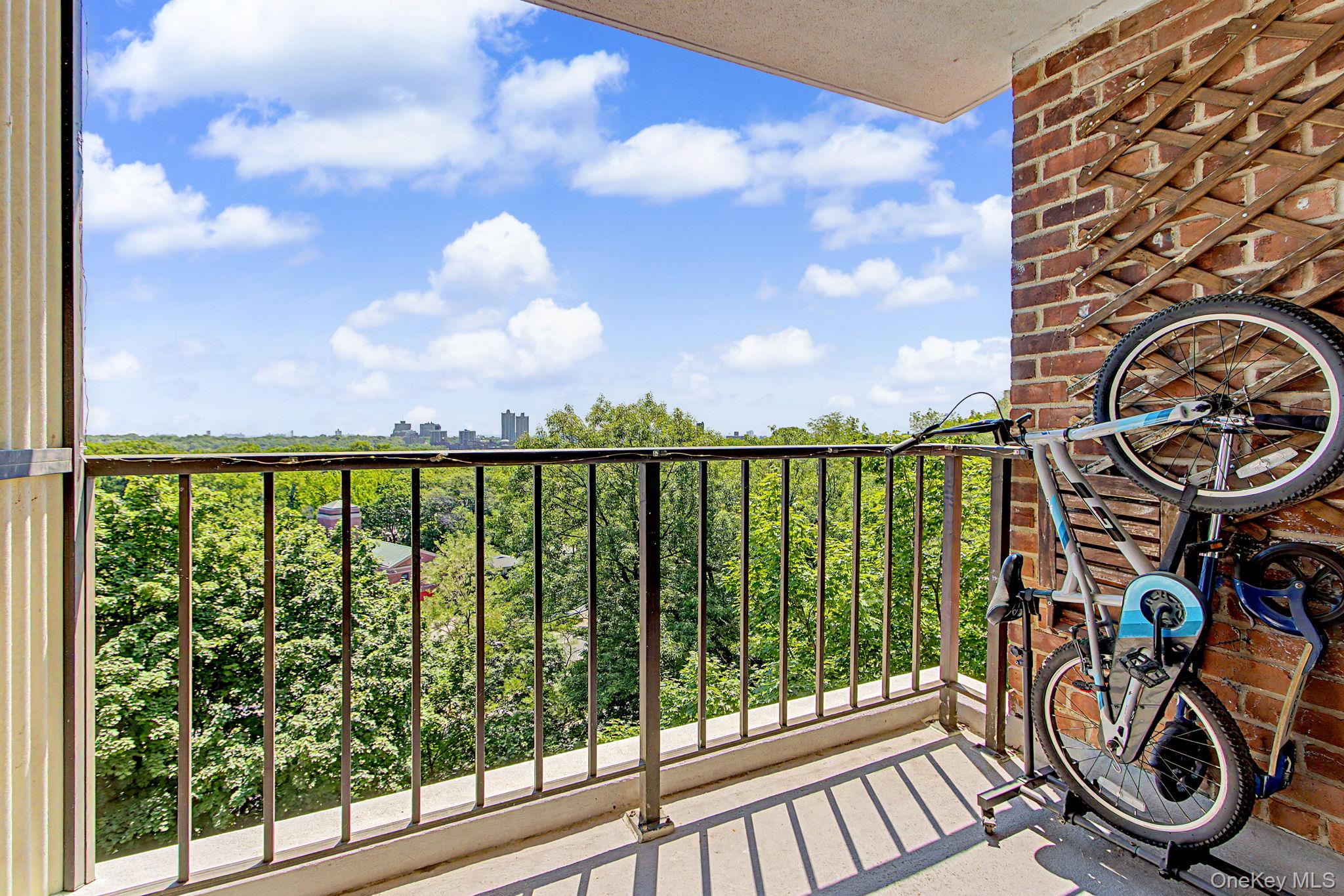 4555 Henry Hudson Parkway 805 Property Photo 34