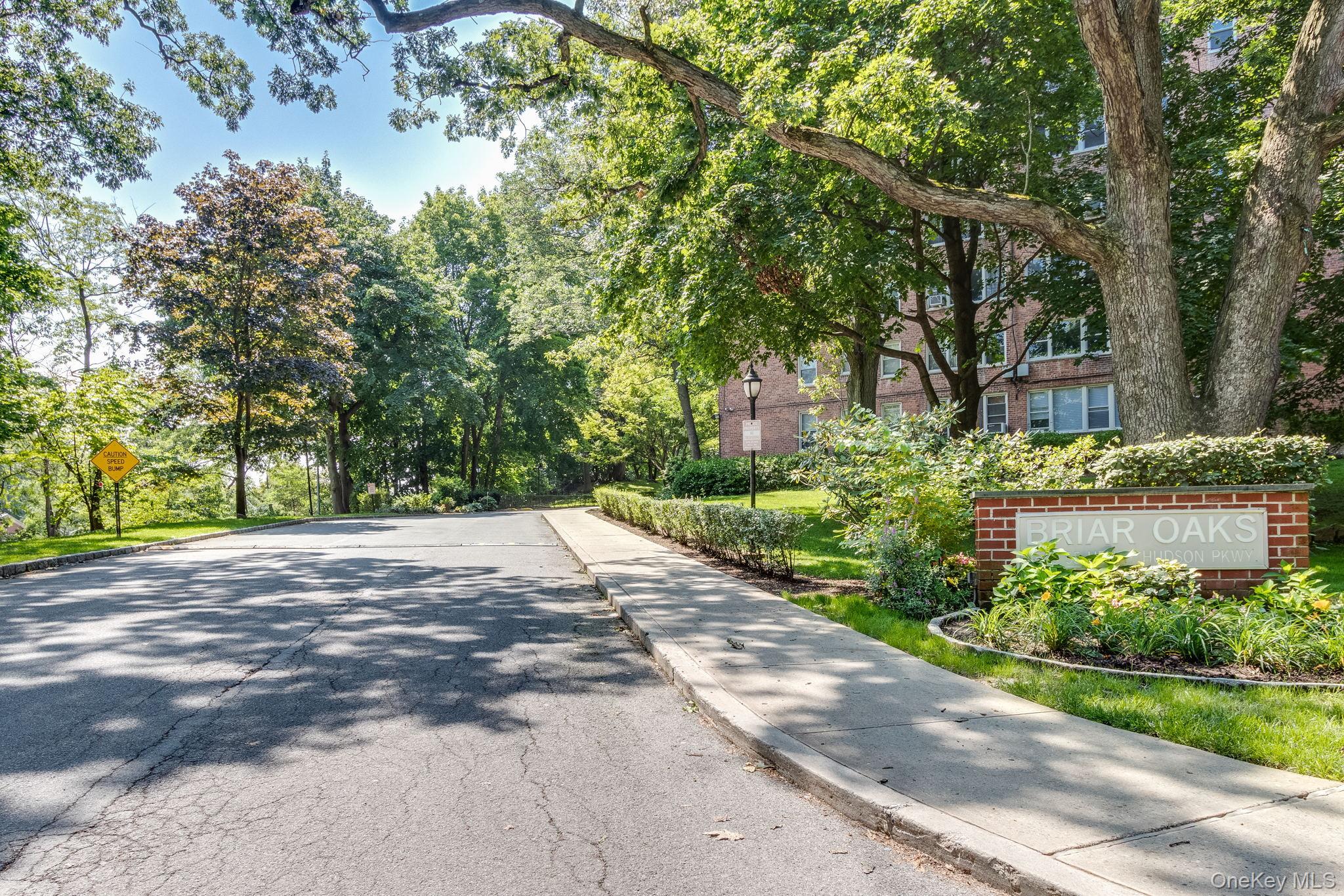 4555 Henry Hudson Parkway 805 Property Photo 41