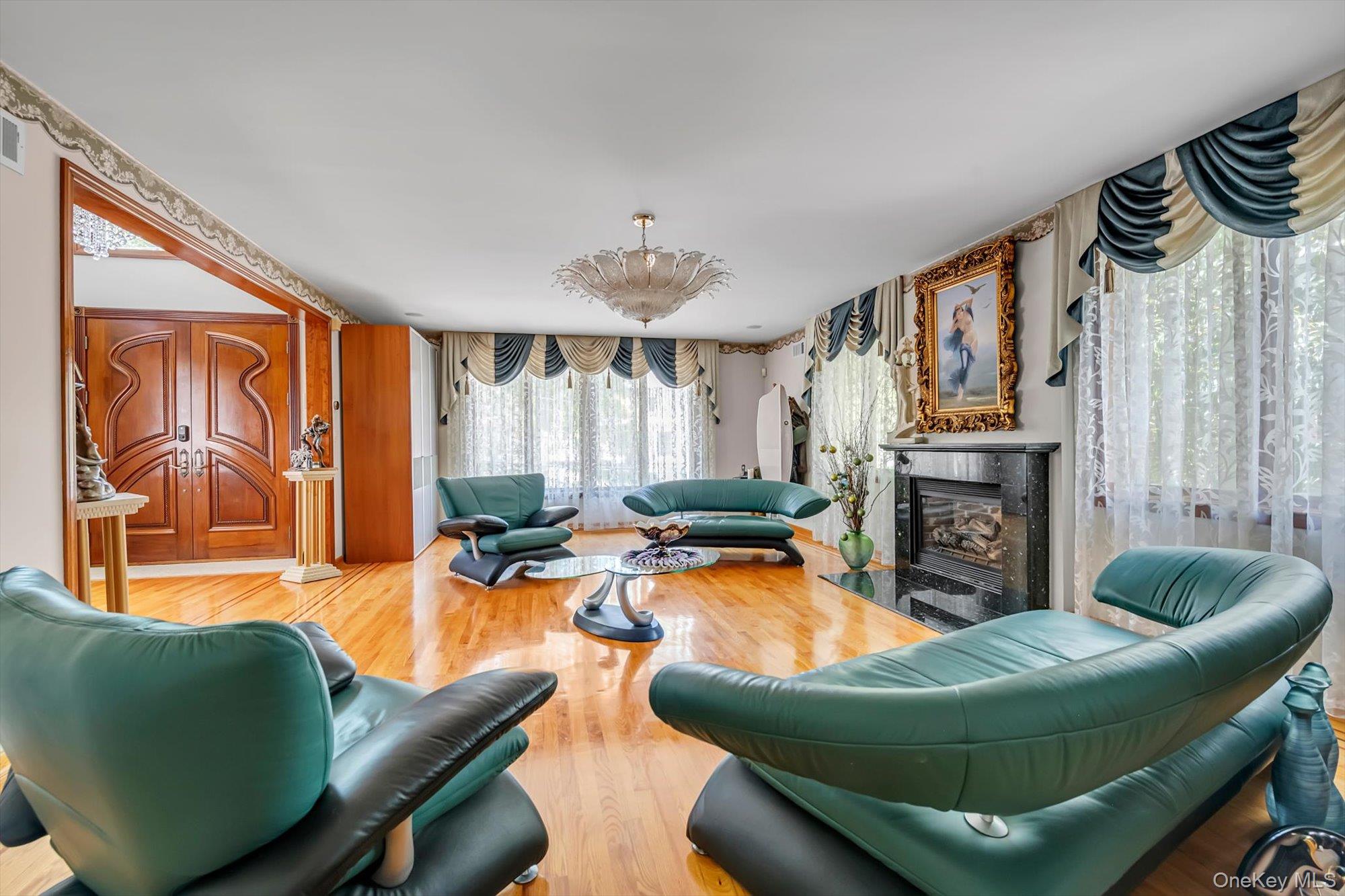 18042 Aberdeen Road Property Photo 4