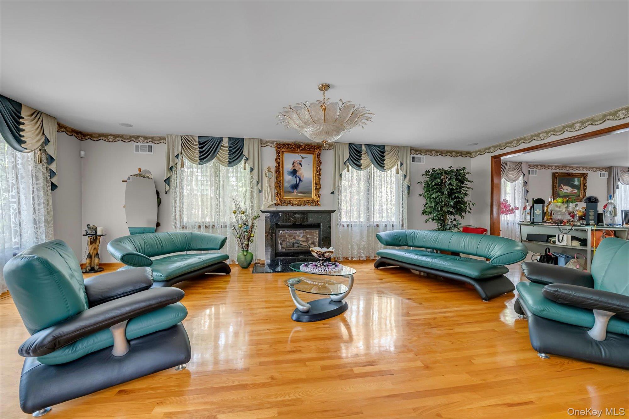 18042 Aberdeen Road Property Photo 5