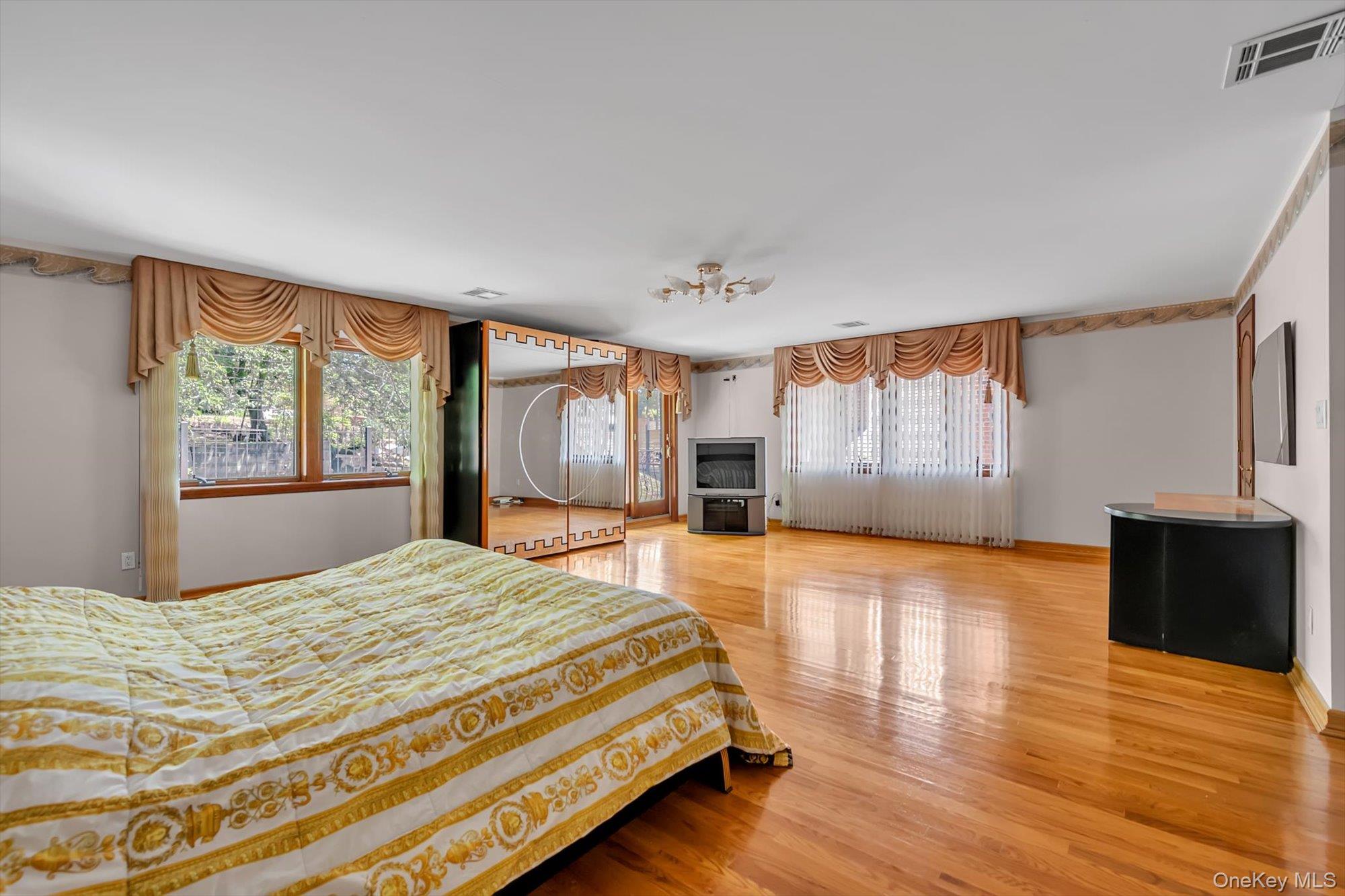 18042 Aberdeen Road Property Photo 14