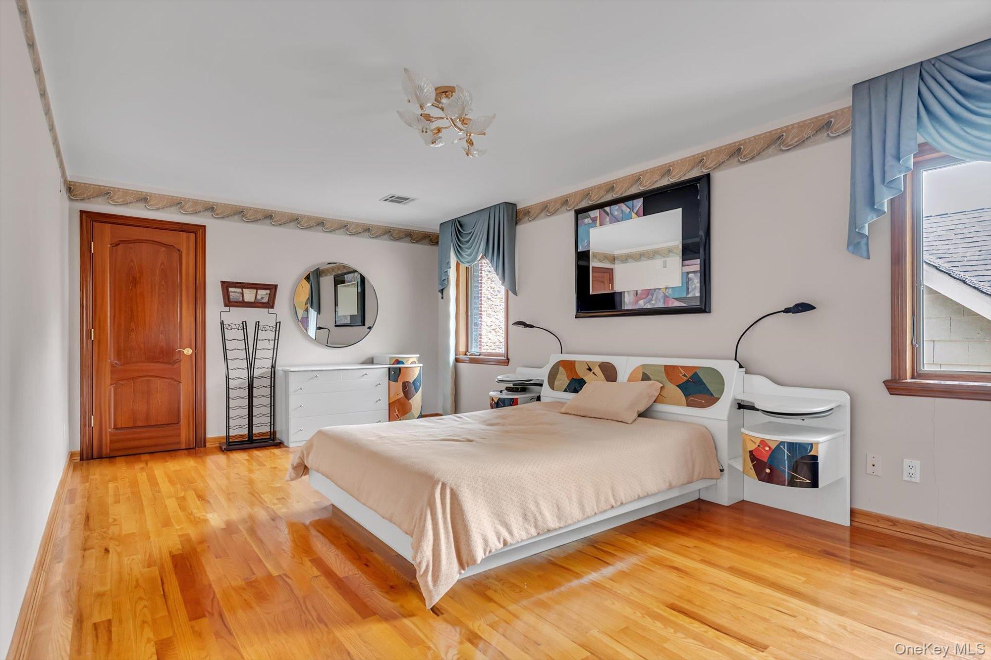 18042 Aberdeen Road Property Photo 18