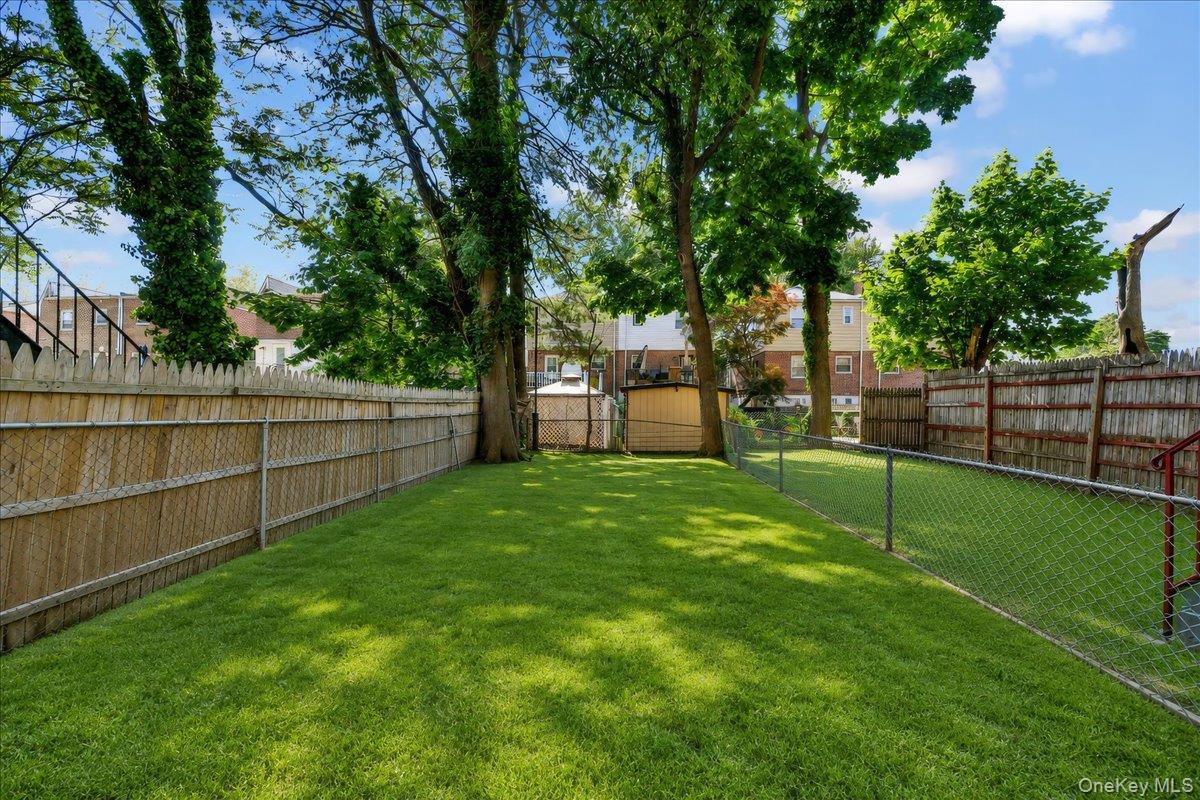 2571 Seymour Avenue Property Photo 17