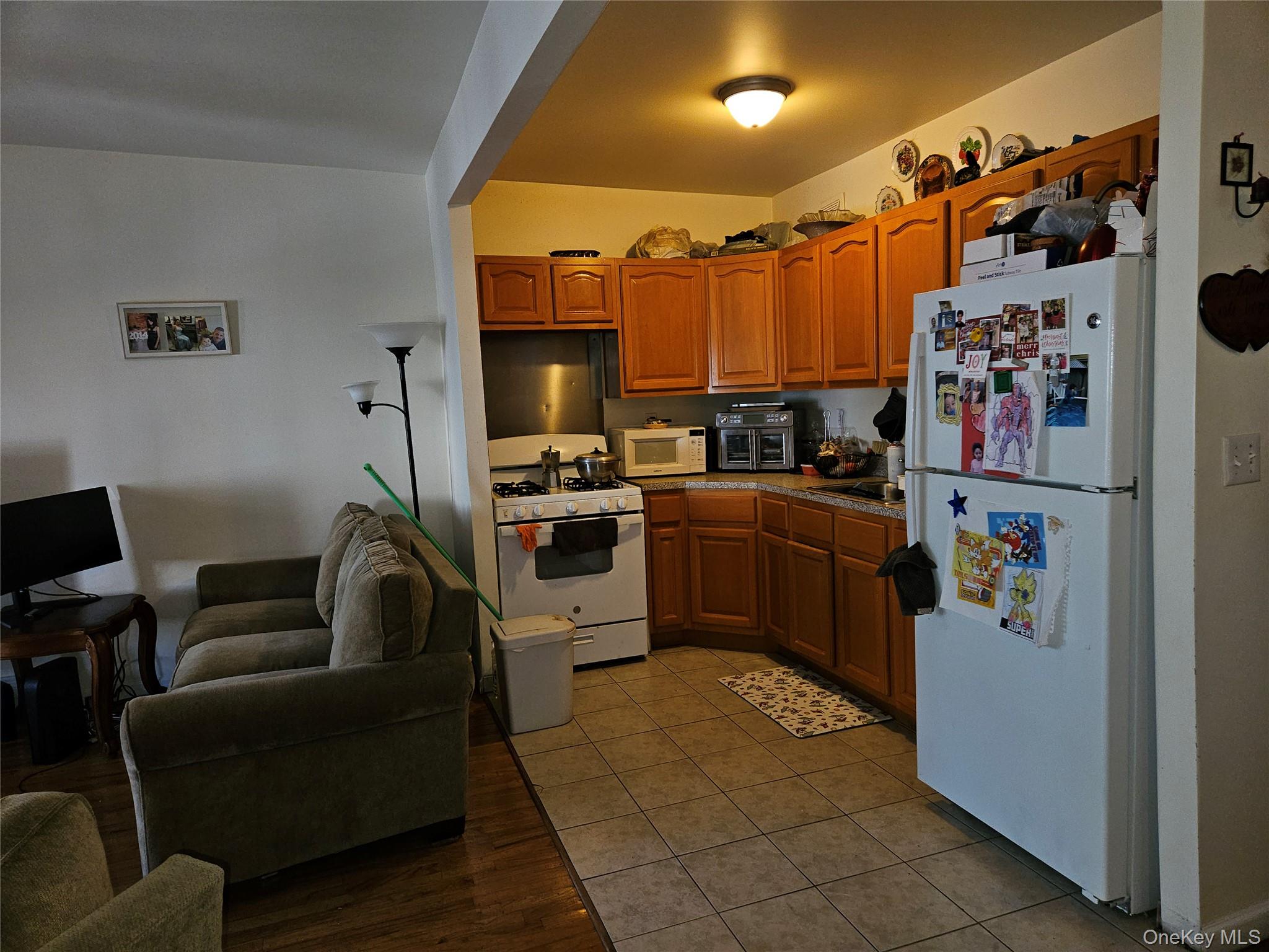 1297 Clay Avenue Property Photo 2