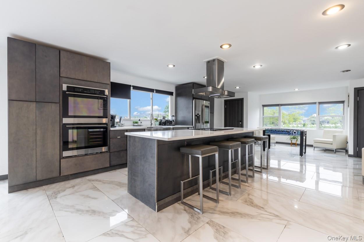 200 Clocks Boulevard Property Photo 2