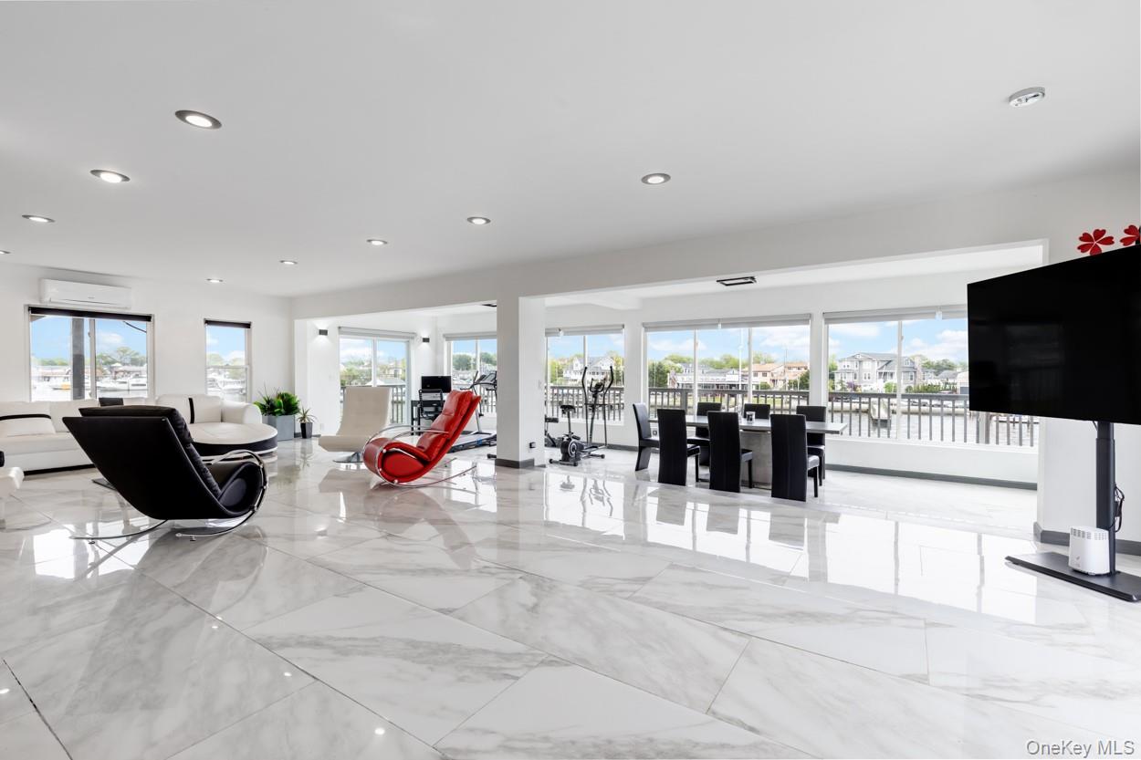 200 Clocks Boulevard Property Photo 5
