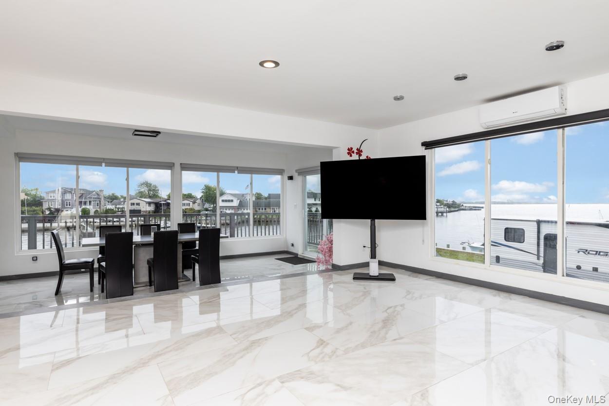200 Clocks Boulevard Property Photo 7