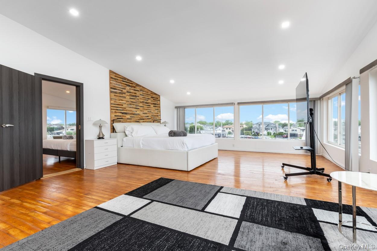 200 Clocks Boulevard Property Photo 12