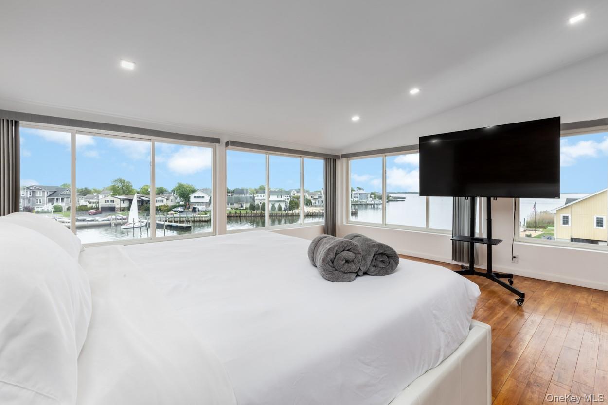 200 Clocks Boulevard Property Photo 13