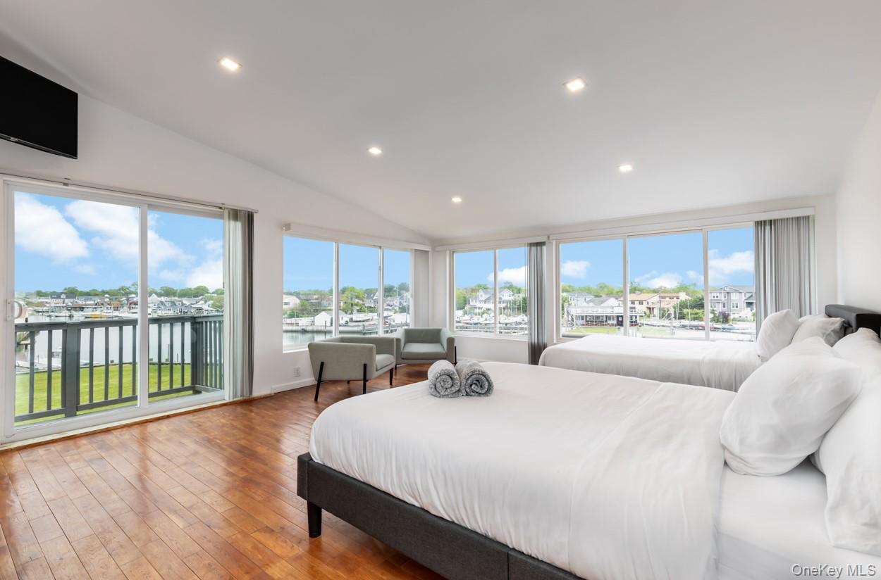 200 Clocks Boulevard Property Photo 14