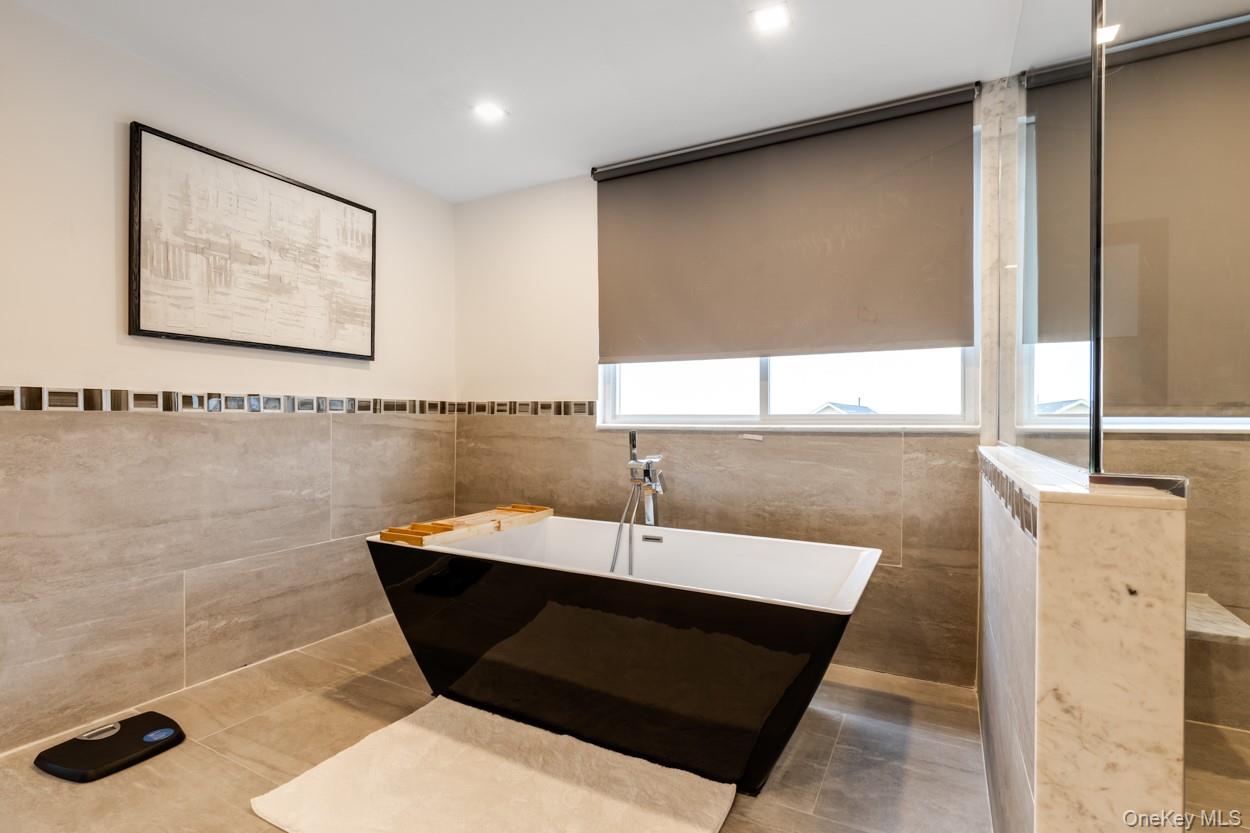 200 Clocks Boulevard Property Photo 18