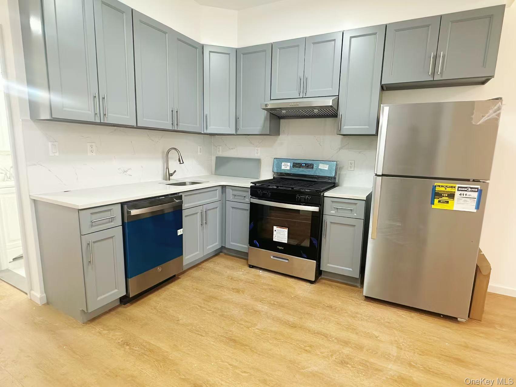30-87 Steinway Street 2fl Property Photo 1